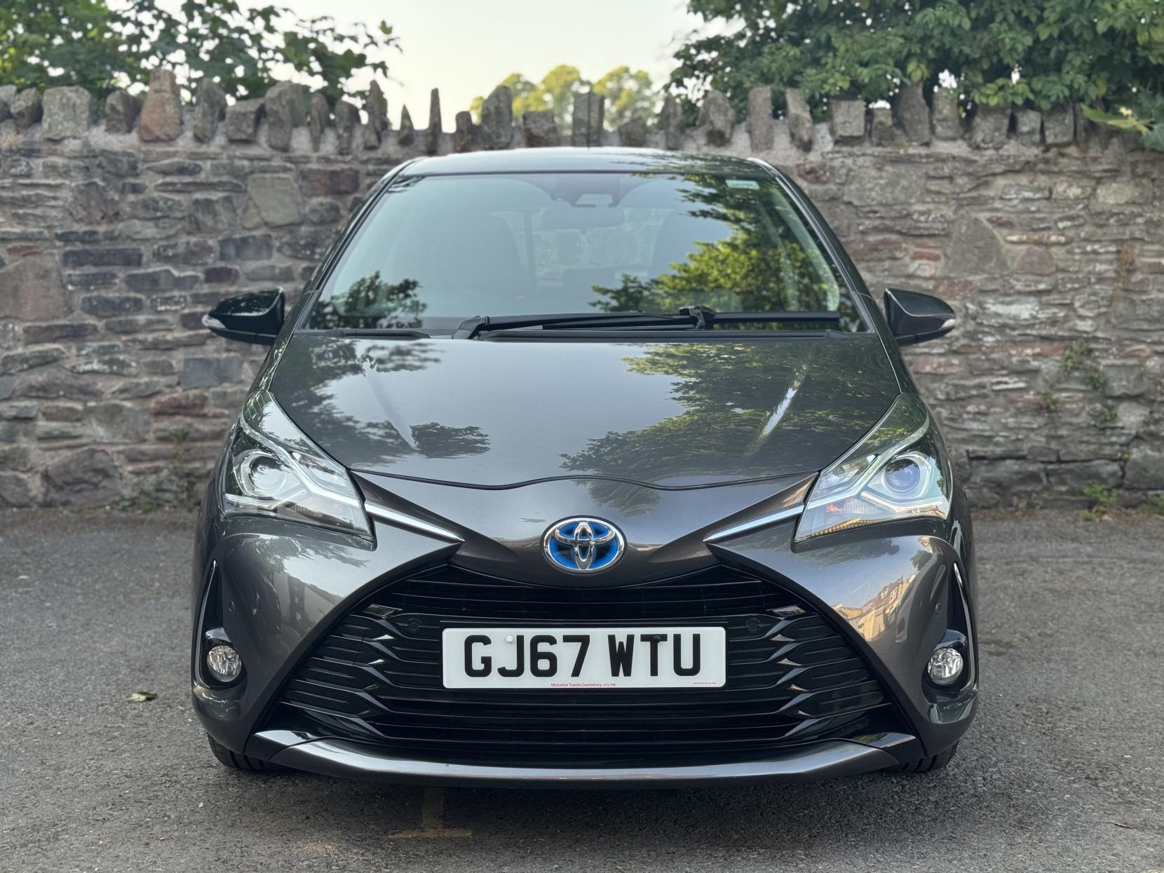 Toyota Yaris 1.5 VVT-h Icon Tech Hatchback 5dr Petrol Hybrid E-CVT Euro 6 (s/s) (100 ps)