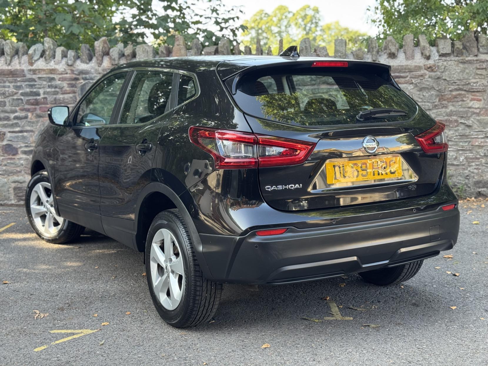 Nissan Qashqai 1.3 DIG-T Acenta Premium SUV 5dr Petrol Manual Euro 6 (s/s) (140 ps)