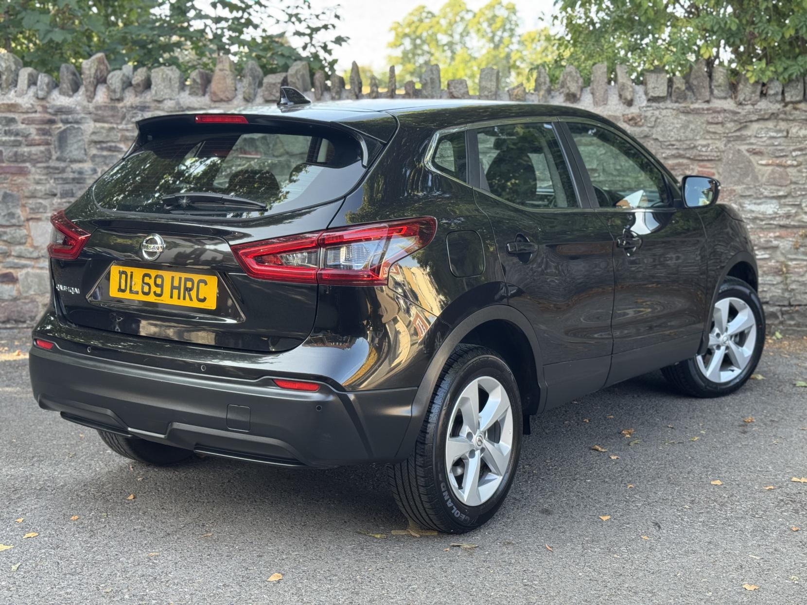 Nissan Qashqai 1.3 DIG-T Acenta Premium SUV 5dr Petrol Manual Euro 6 (s/s) (140 ps)