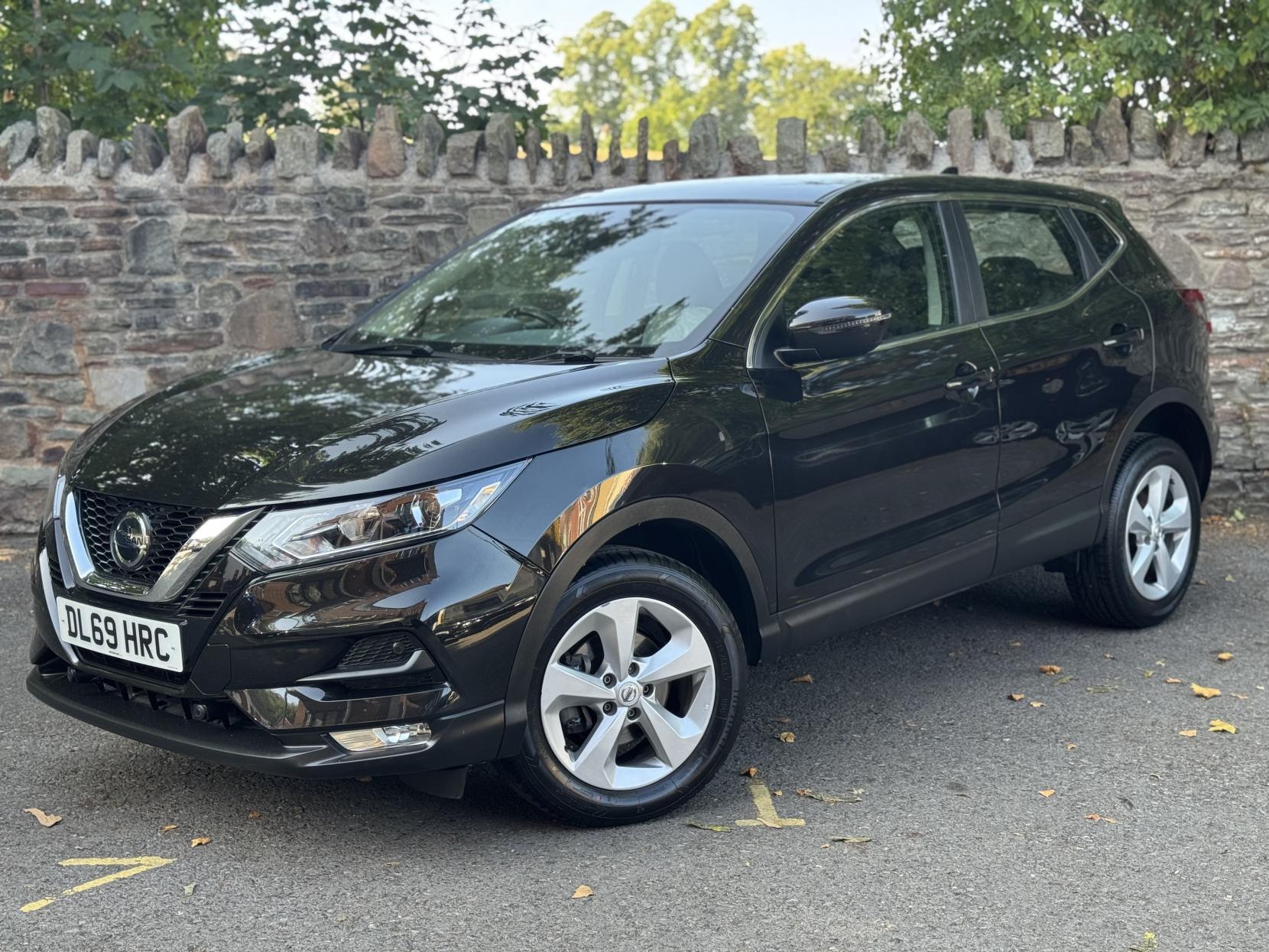 Nissan Qashqai 1.3 DIG-T Acenta Premium SUV 5dr Petrol Manual Euro 6 (s/s) (140 ps)