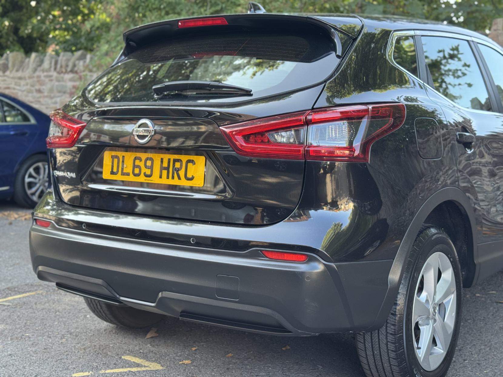Nissan Qashqai 1.3 DIG-T Acenta Premium SUV 5dr Petrol Manual Euro 6 (s/s) (140 ps)