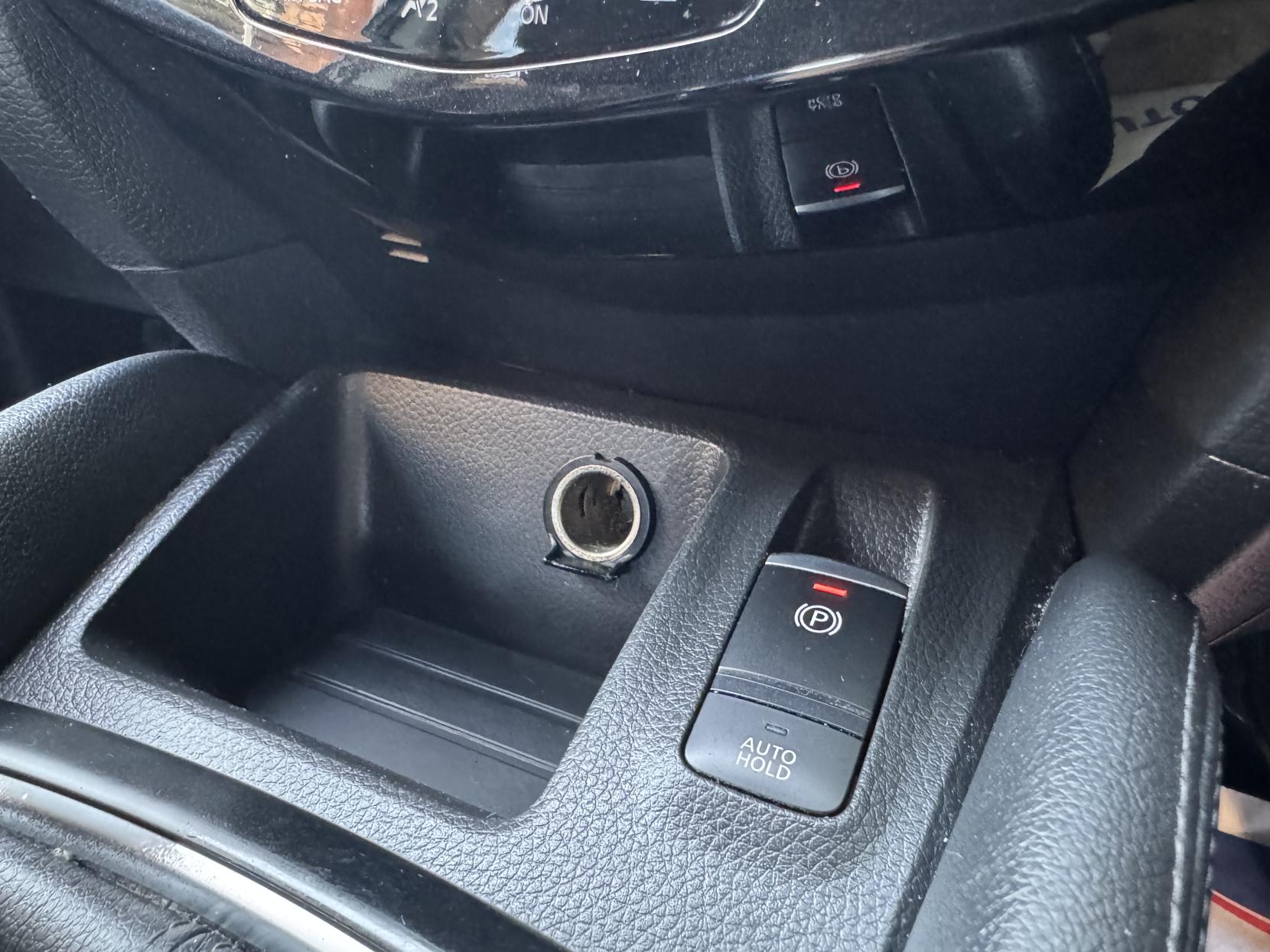 Nissan Qashqai 1.3 DIG-T Acenta Premium SUV 5dr Petrol Manual Euro 6 (s/s) (140 ps)