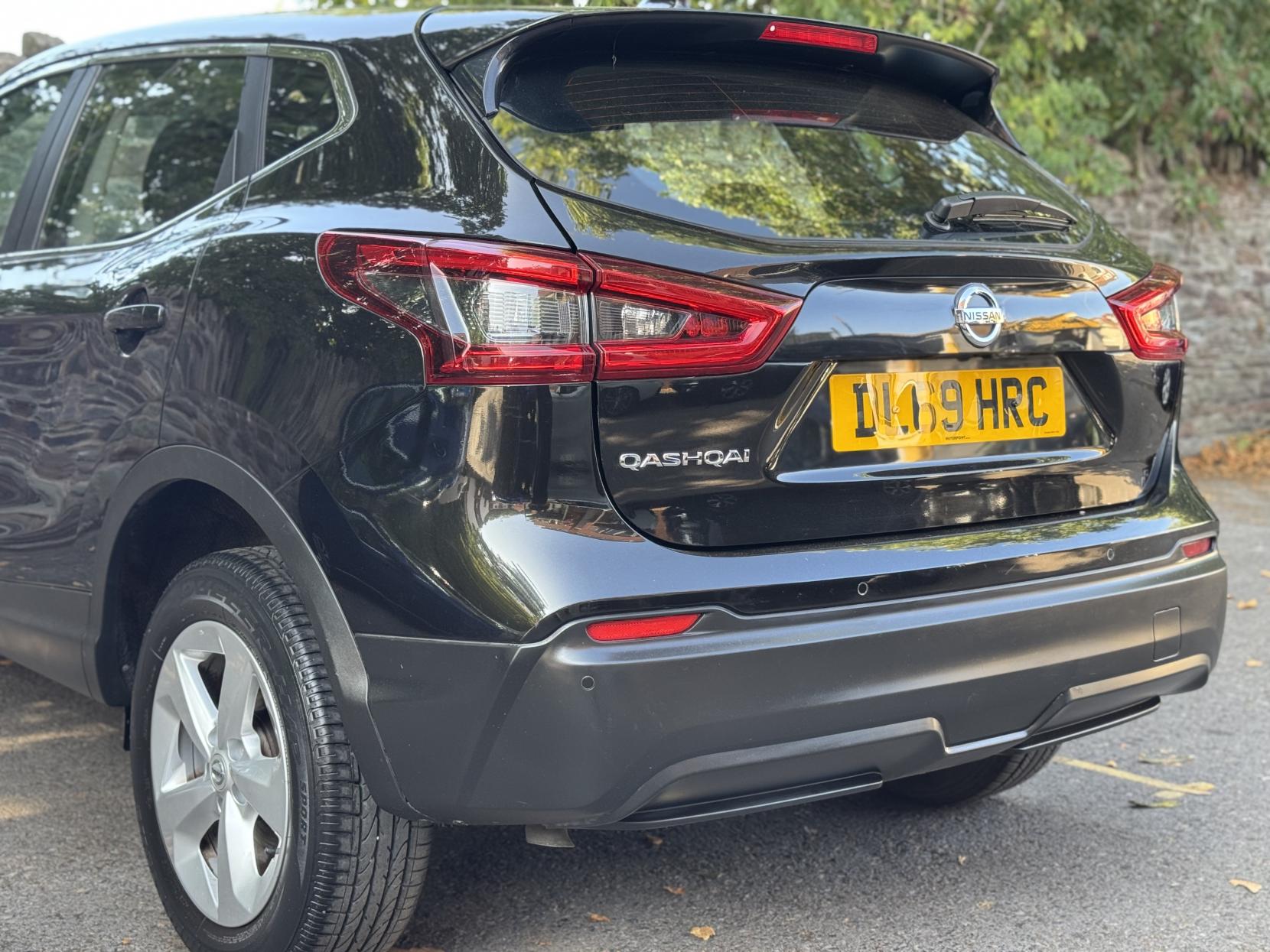 Nissan Qashqai 1.3 DIG-T Acenta Premium SUV 5dr Petrol Manual Euro 6 (s/s) (140 ps)