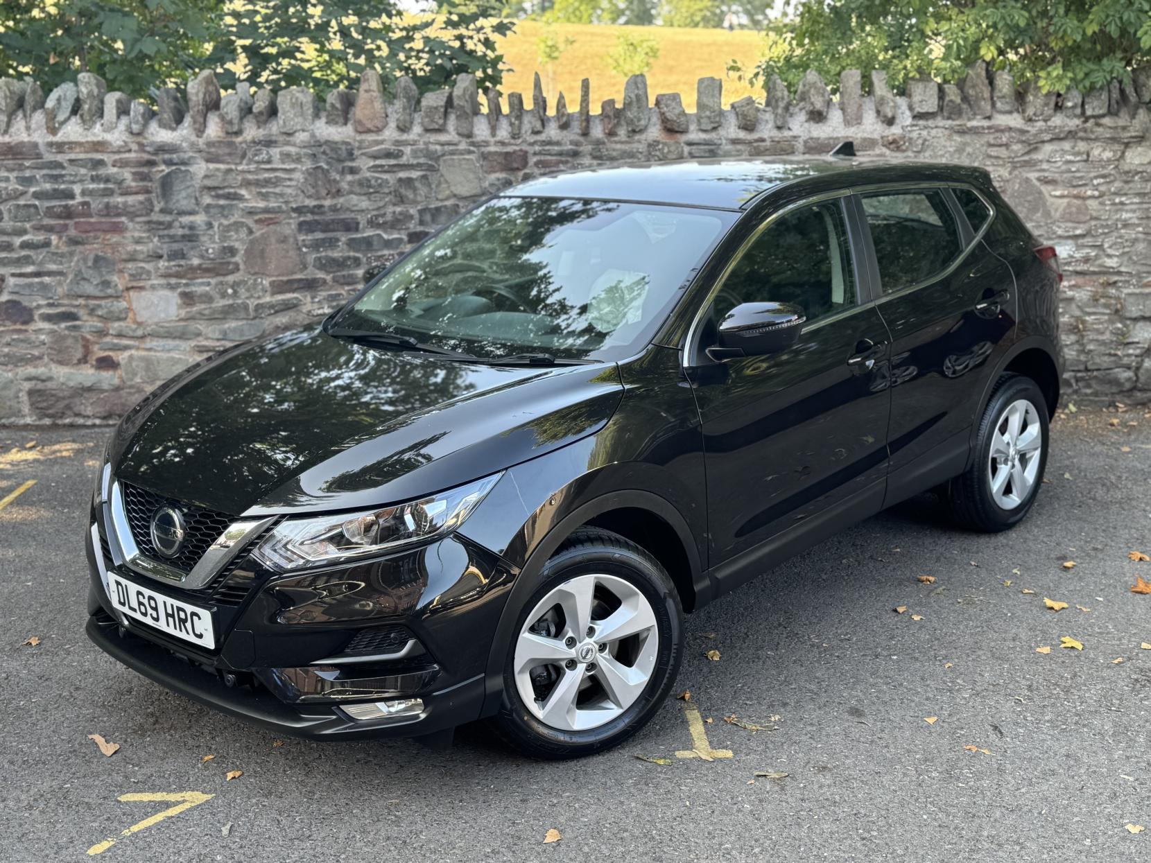 Nissan Qashqai 1.3 DIG-T Acenta Premium SUV 5dr Petrol Manual Euro 6 (s/s) (140 ps)
