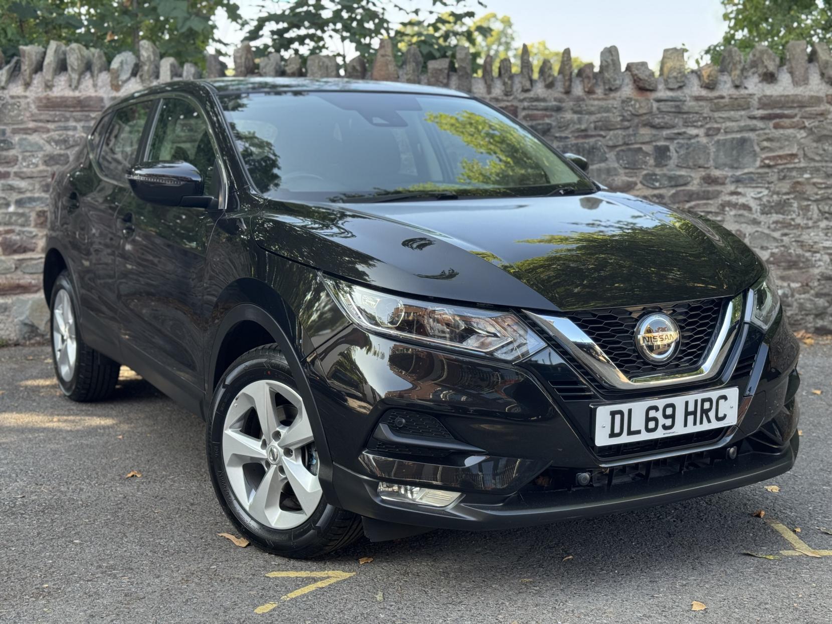 Nissan Qashqai 1.3 DIG-T Acenta Premium SUV 5dr Petrol Manual Euro 6 (s/s) (140 ps)