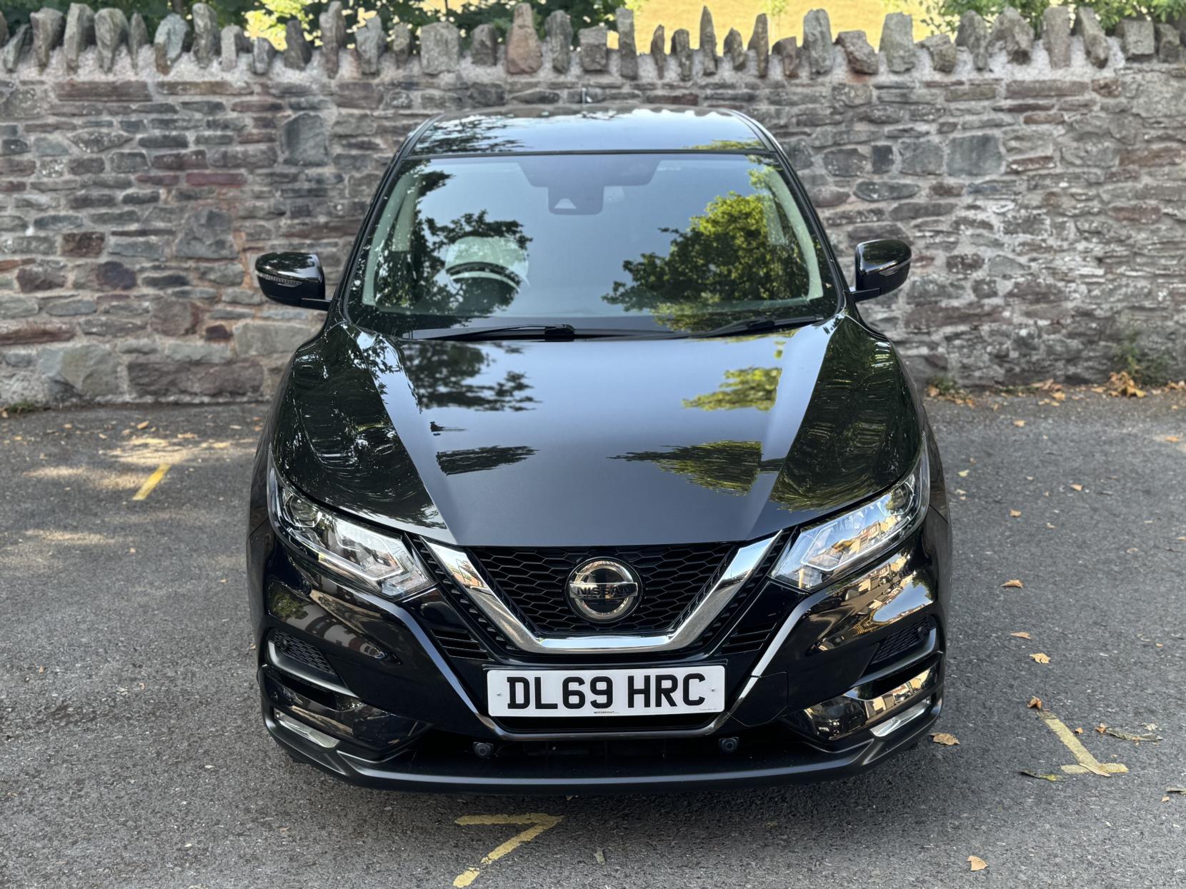 Nissan Qashqai 1.3 DIG-T Acenta Premium SUV 5dr Petrol Manual Euro 6 (s/s) (140 ps)