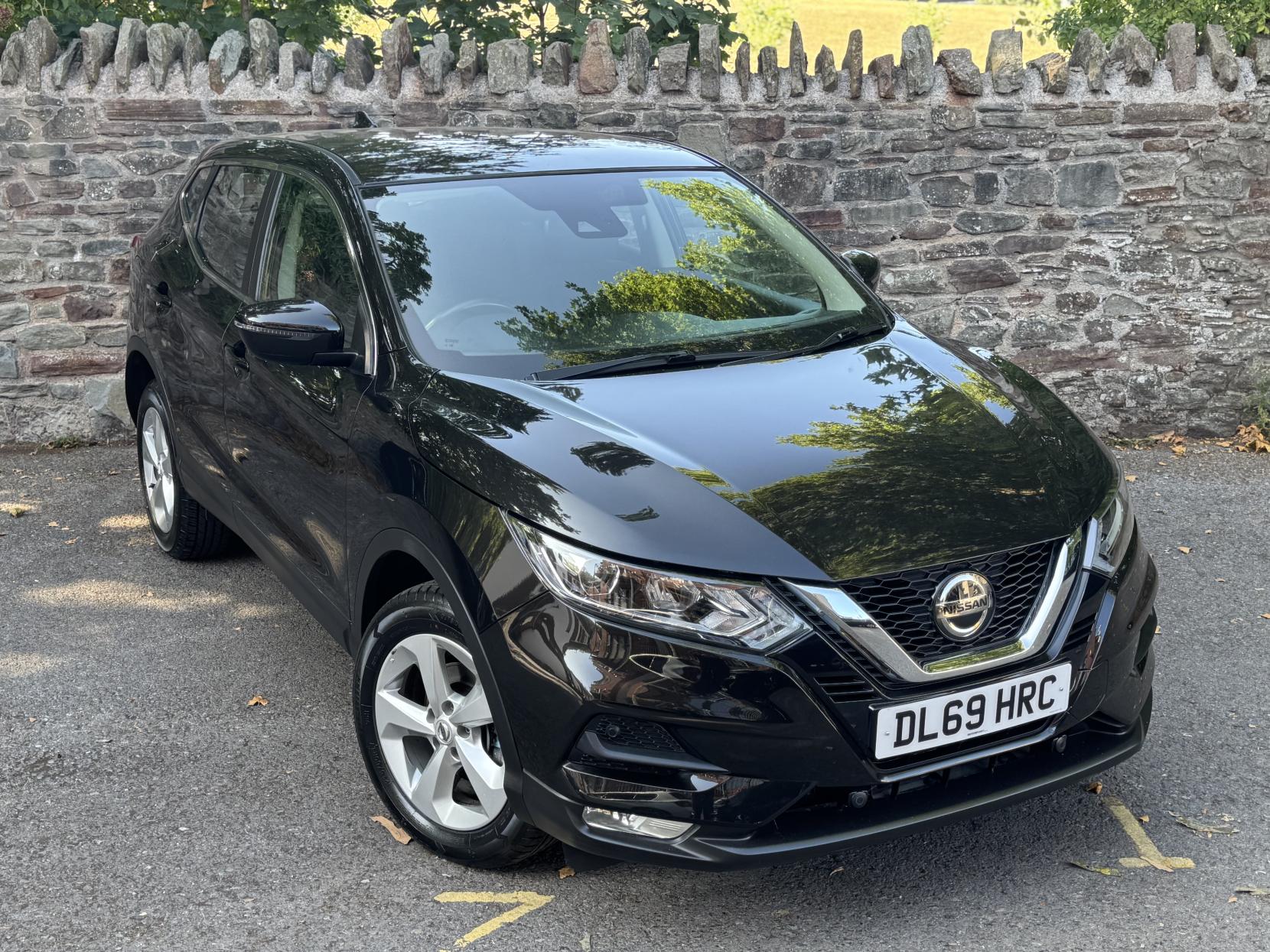 Nissan Qashqai 1.3 DIG-T Acenta Premium SUV 5dr Petrol Manual Euro 6 (s/s) (140 ps)