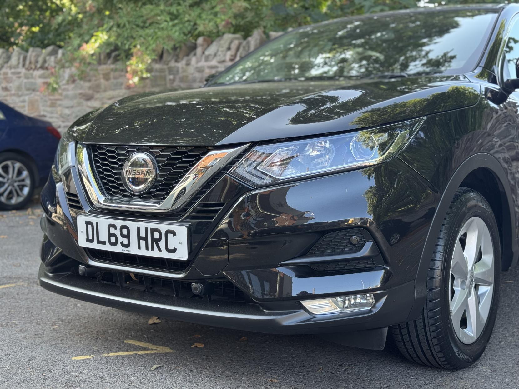 Nissan Qashqai 1.3 DIG-T Acenta Premium SUV 5dr Petrol Manual Euro 6 (s/s) (140 ps)