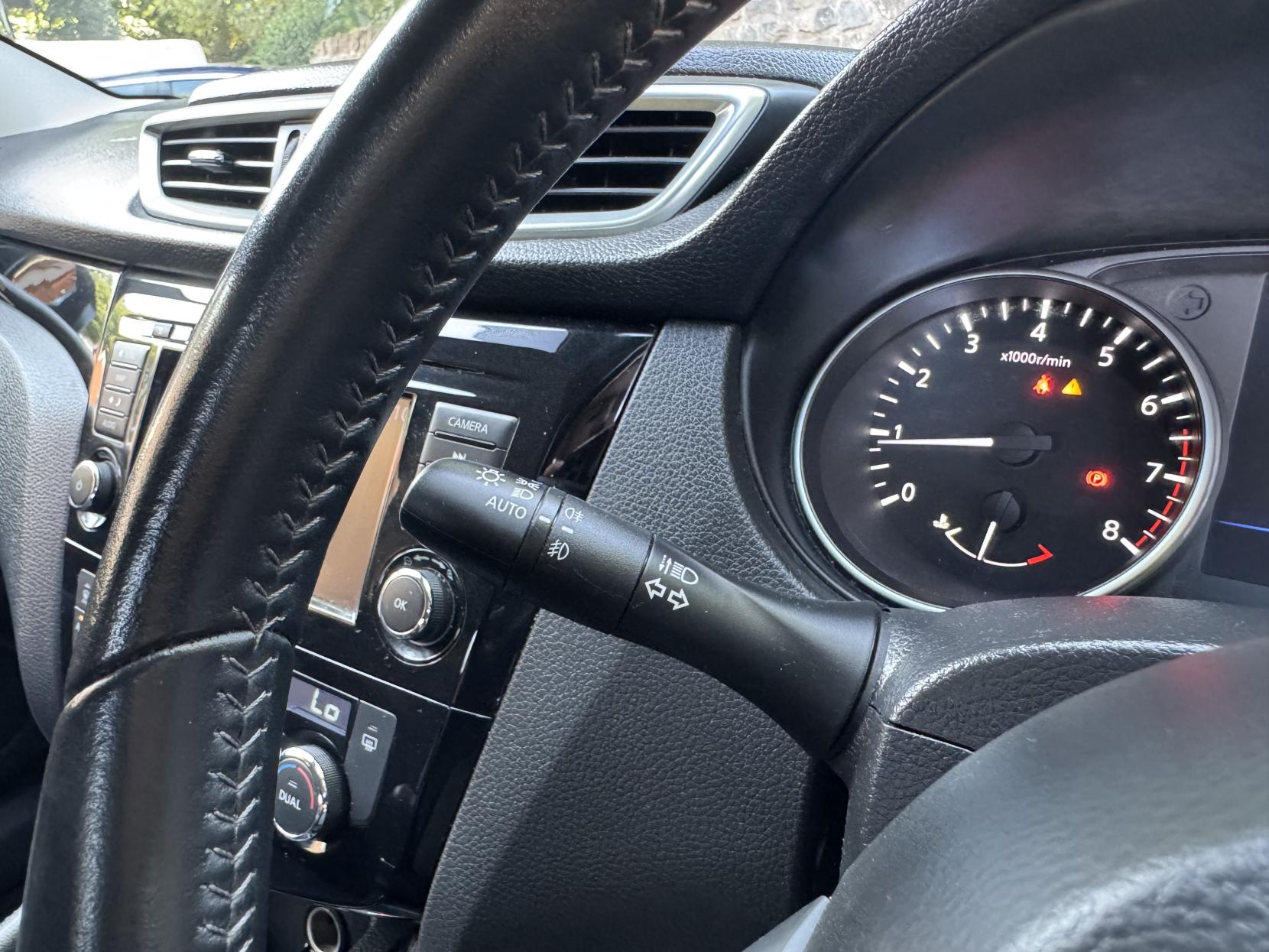 Nissan Qashqai 1.2 DIG-T N-Connecta SUV 5dr Petrol XTRON Euro 6 (s/s) (115 ps)