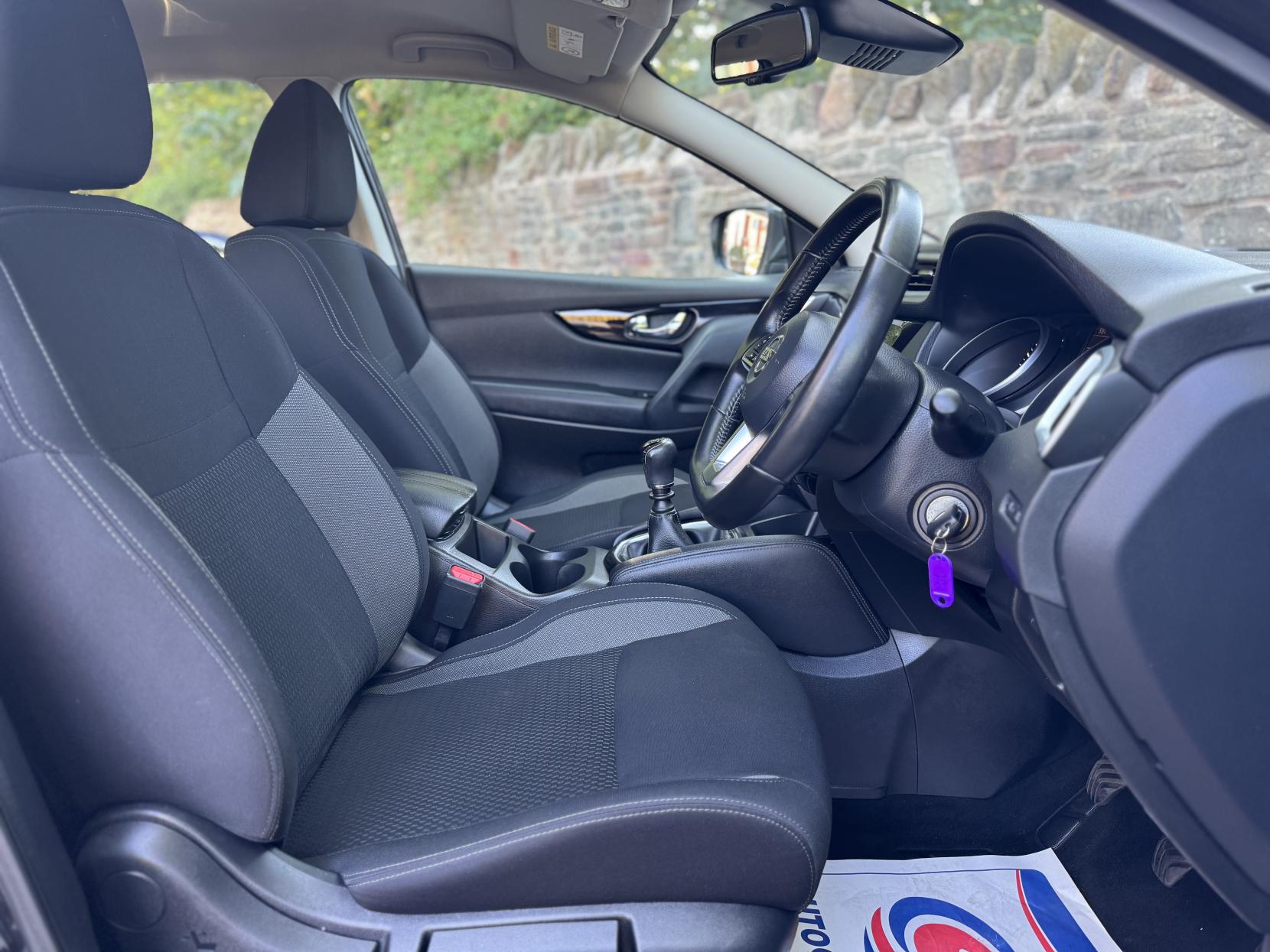 Nissan Qashqai 1.2 DIG-T N-Connecta SUV 5dr Petrol XTRON Euro 6 (s/s) (115 ps)