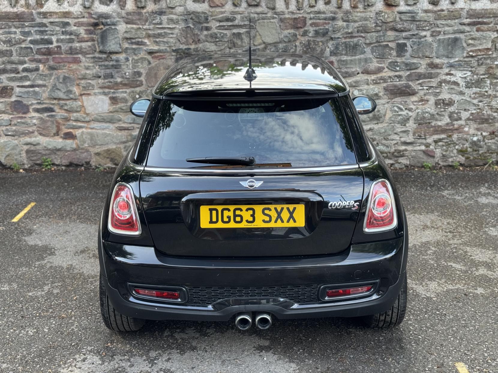 MINI Hatch 1.6 Cooper S Hatchback 3dr Petrol Manual Euro 5 (s/s) (184 ps)