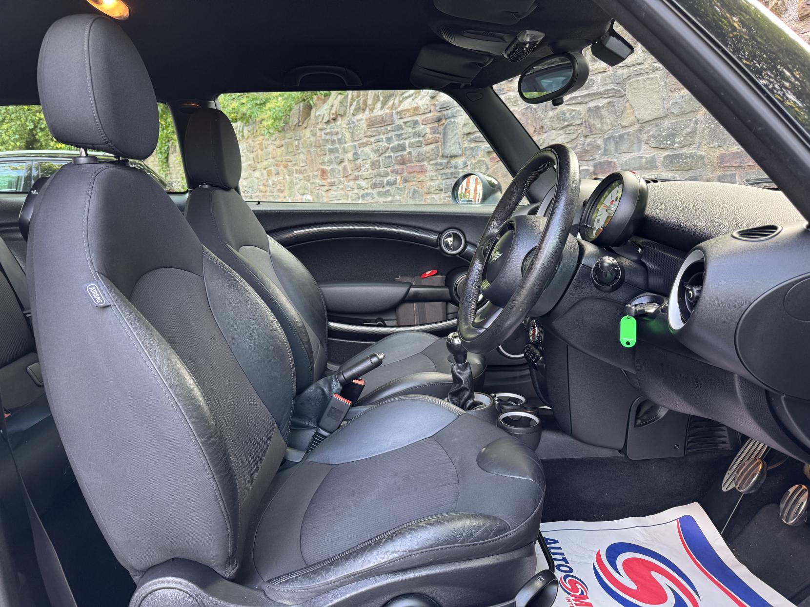 MINI Hatch 1.6 Cooper S Hatchback 3dr Petrol Manual Euro 5 (s/s) (184 ps)