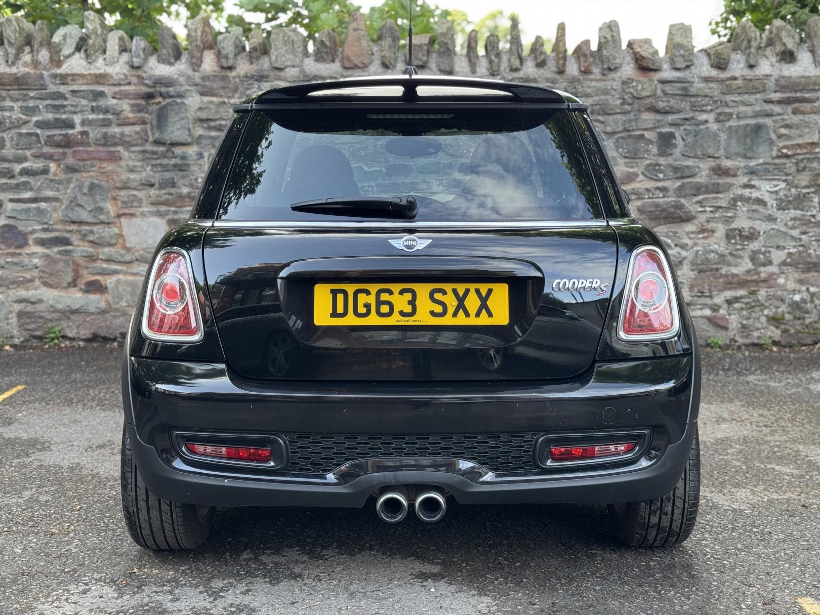 MINI Hatch 1.6 Cooper S Hatchback 3dr Petrol Manual Euro 5 (s/s) (184 ps)