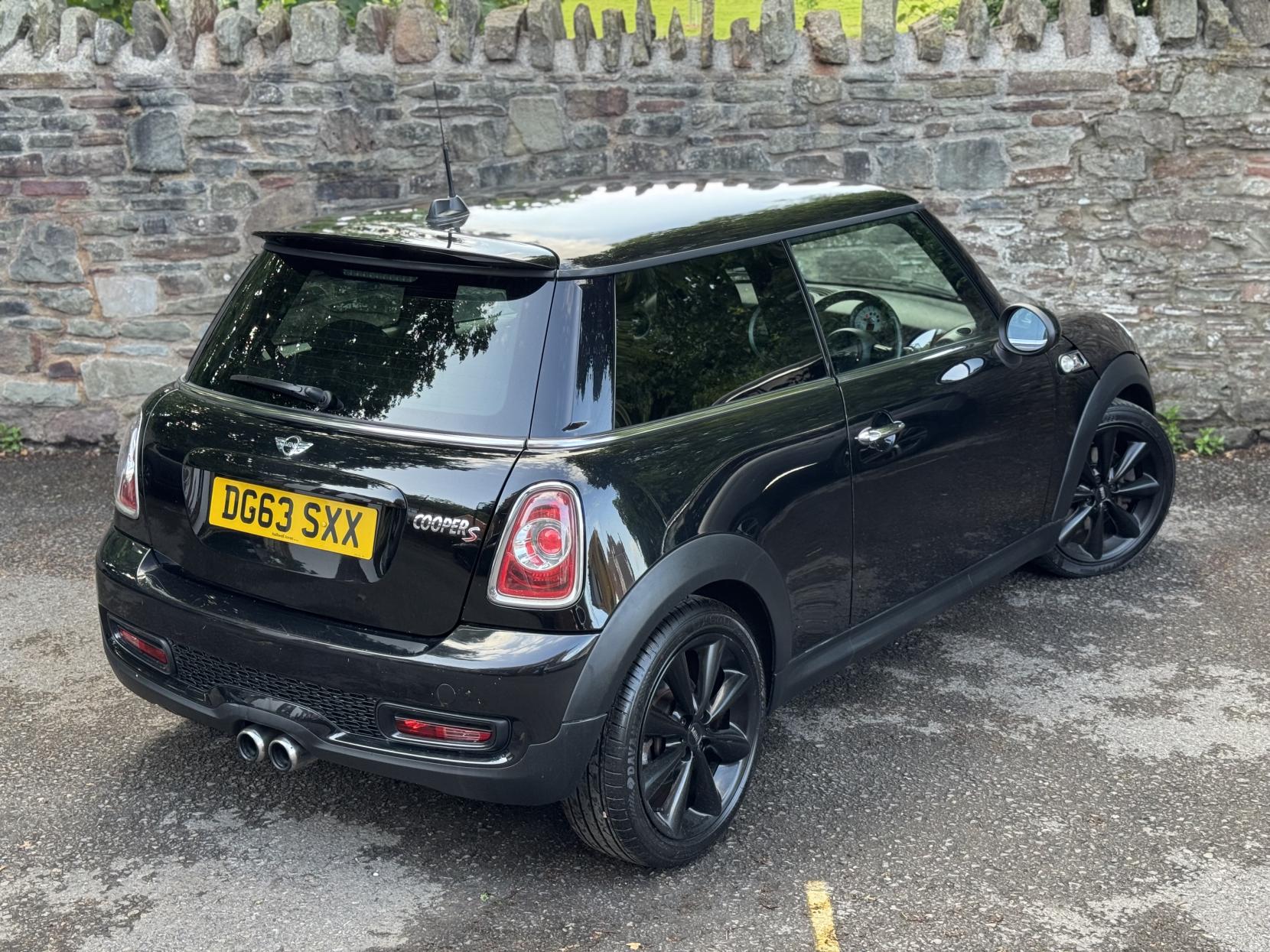 MINI Hatch 1.6 Cooper S Hatchback 3dr Petrol Manual Euro 5 (s/s) (184 ps)