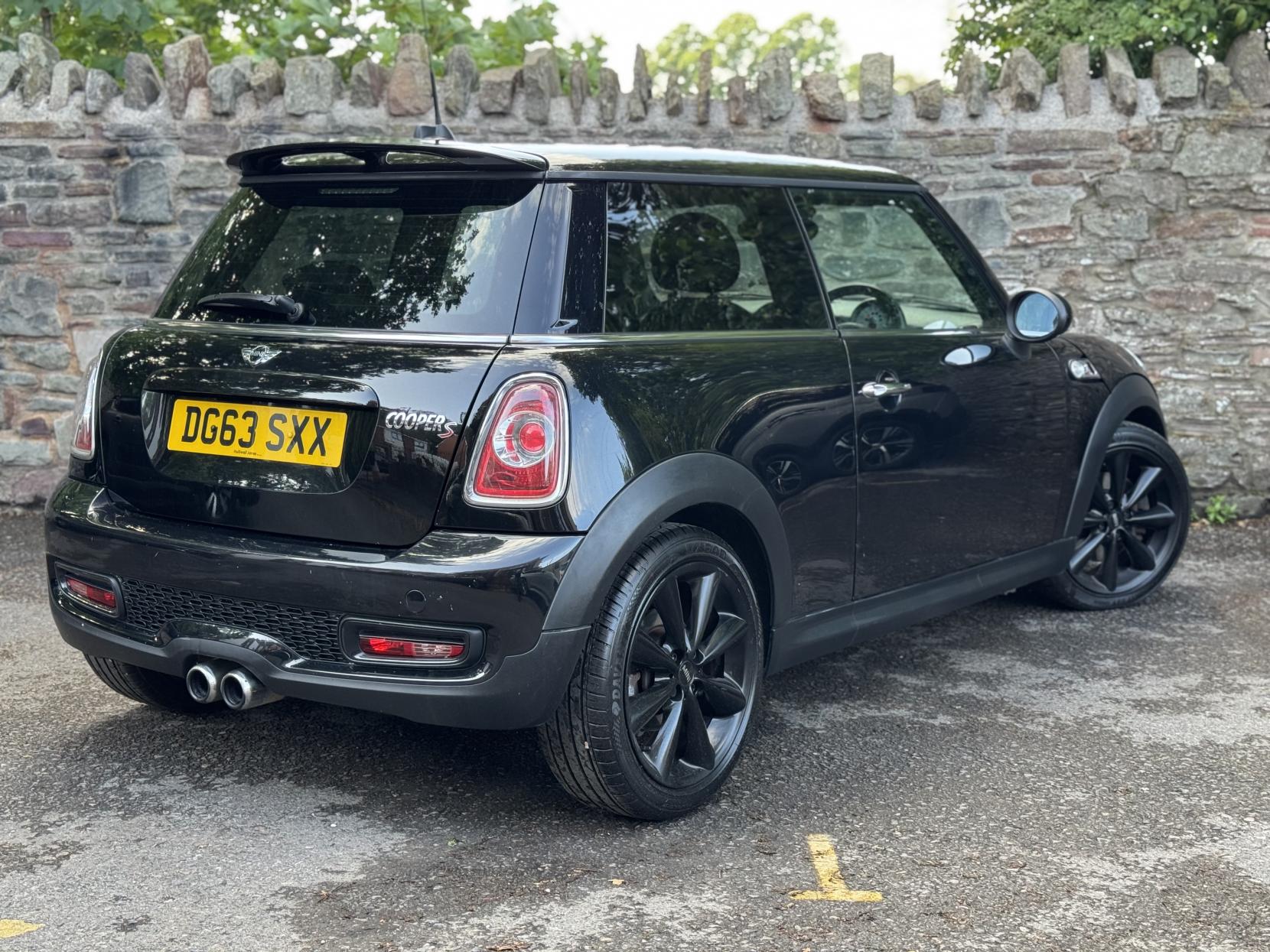 MINI Hatch 1.6 Cooper S Hatchback 3dr Petrol Manual Euro 5 (s/s) (184 ps)