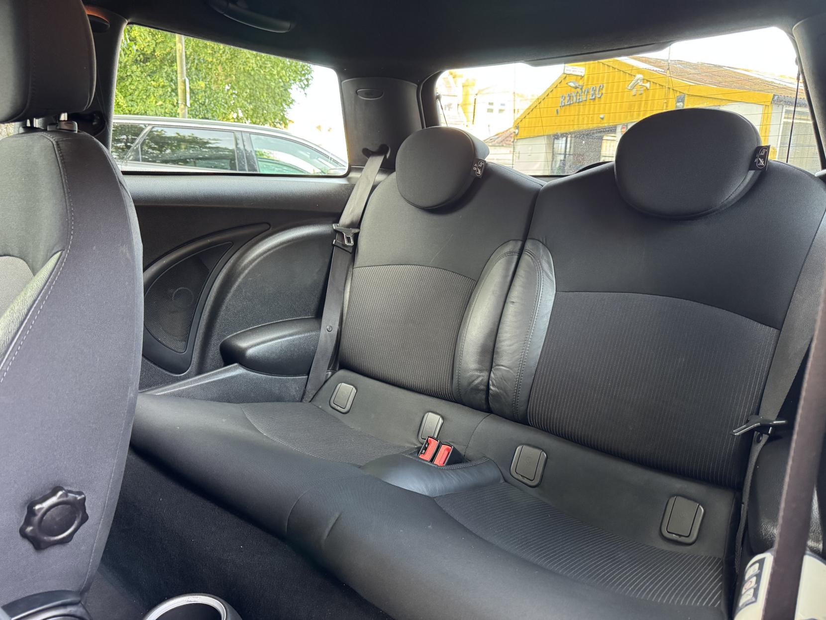 MINI Hatch 1.6 Cooper S Hatchback 3dr Petrol Manual Euro 5 (s/s) (184 ps)