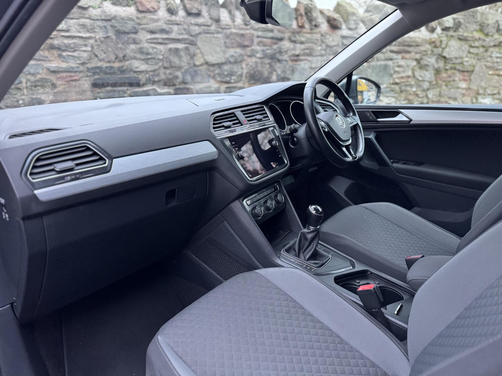 Volkswagen Tiguan 1.4 TSI SE Navigation SUV 5dr Petrol Manual Euro 6 (s/s) (125 ps)