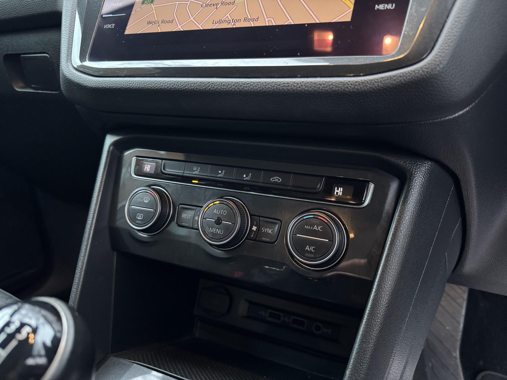 Volkswagen Tiguan 1.4 TSI SE Navigation SUV 5dr Petrol Manual Euro 6 (s/s) (125 ps)