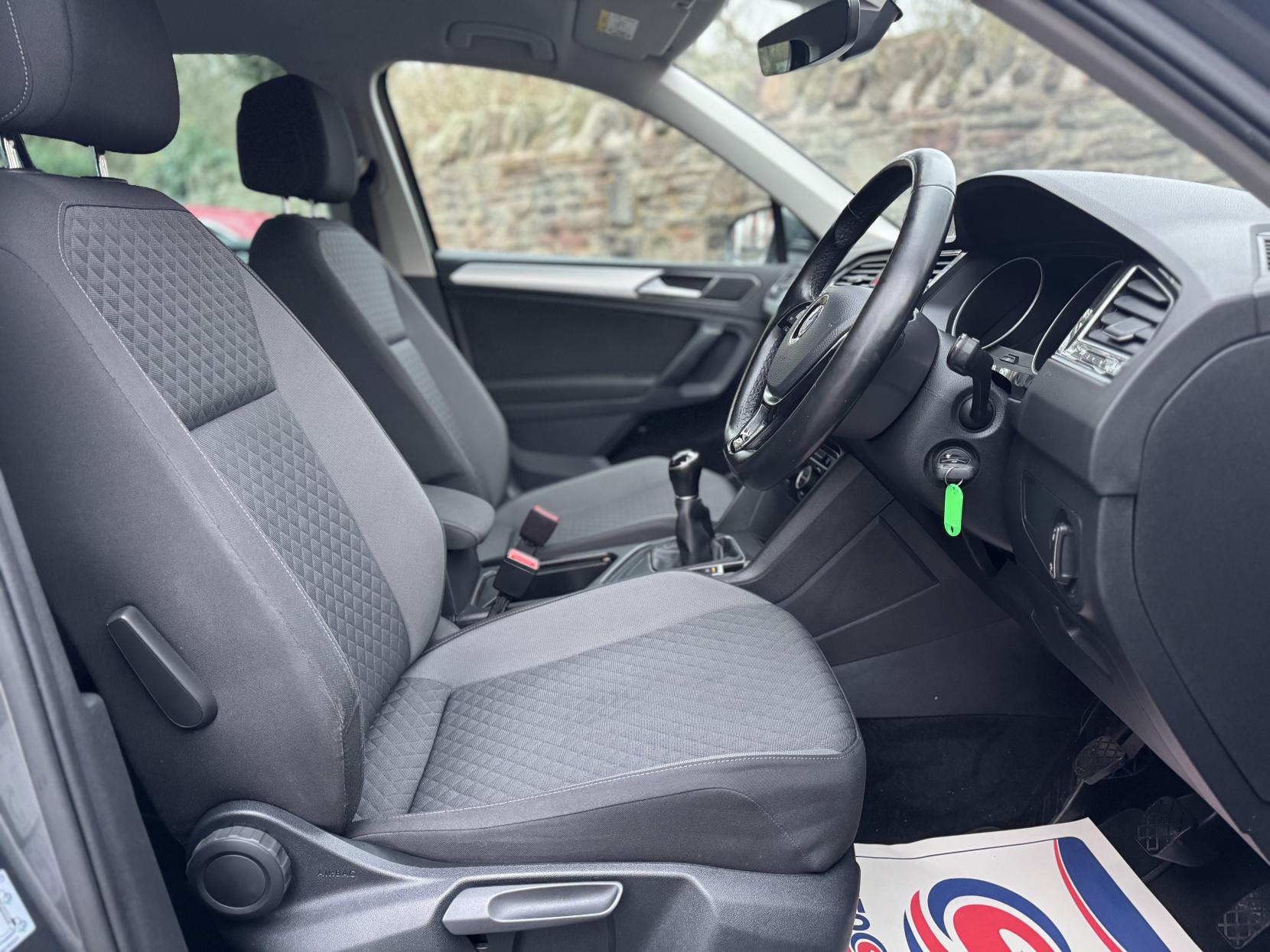 Volkswagen Tiguan 1.4 TSI SE Navigation SUV 5dr Petrol Manual Euro 6 (s/s) (125 ps)