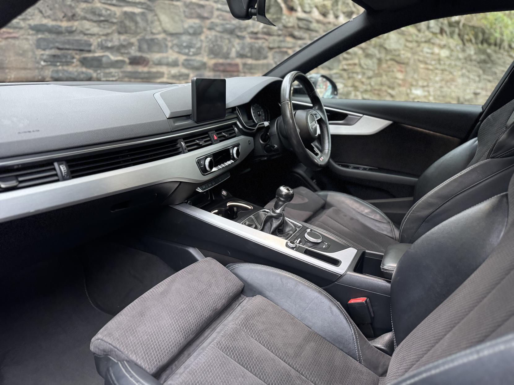 Audi A4 2.0 TDI S line Saloon 4dr Diesel Manual Euro 6 (s/s) (150 ps)