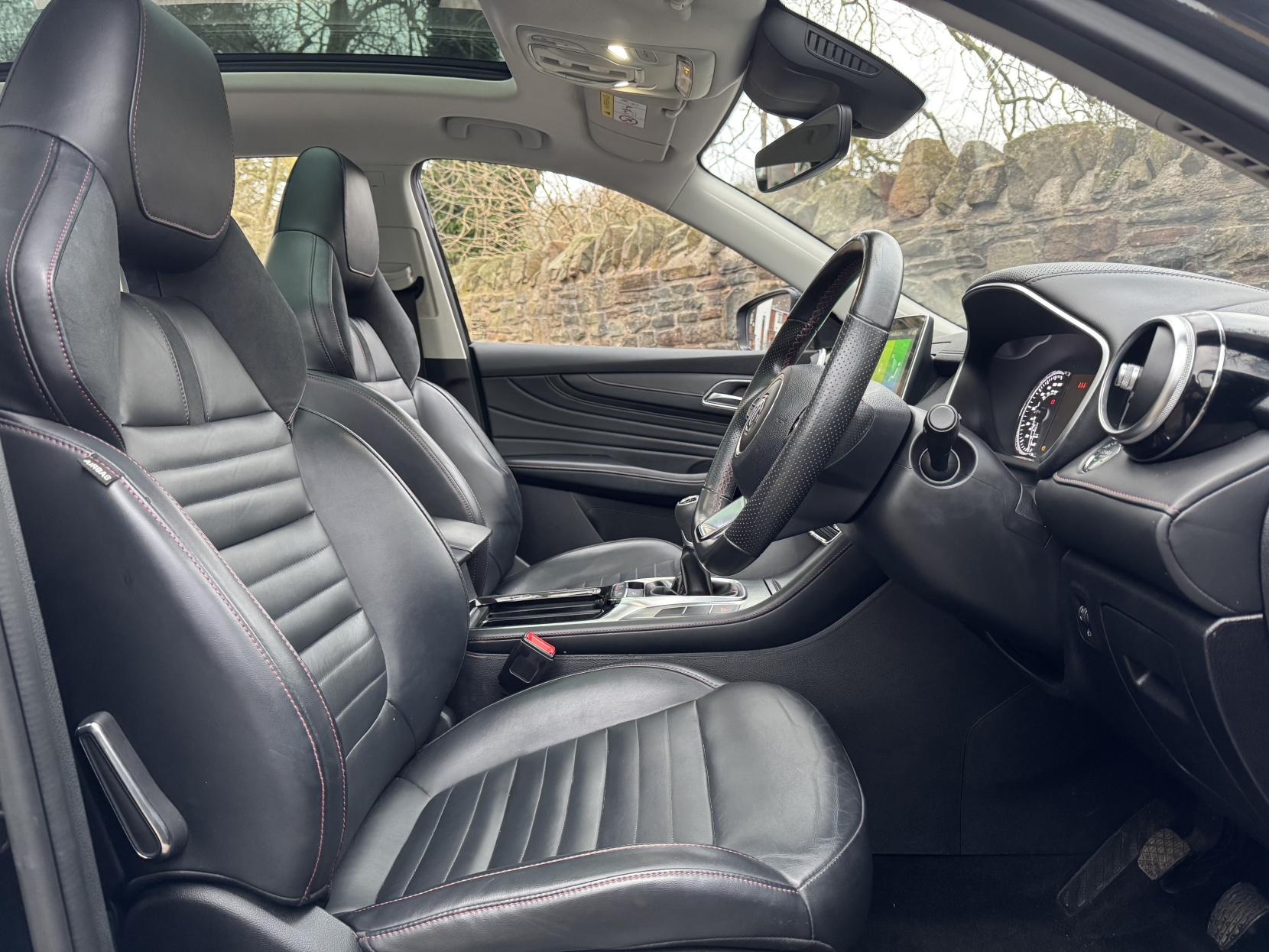 MG MG HS 1.5 T-GDI Exclusive SUV 5dr Petrol Manual Euro 6 (s/s) (162 ps)