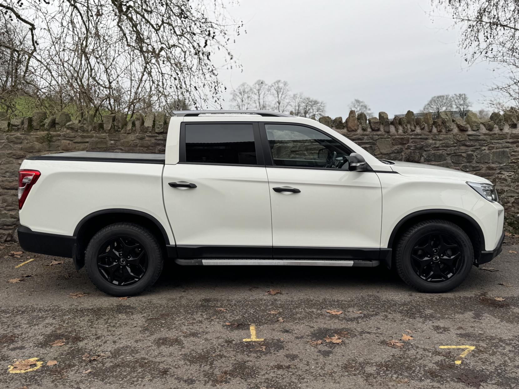SsangYong Musso 2.2D Saracen Pickup Double Cab 4dr Diesel Auto 4WD Euro 6 (181 ps)