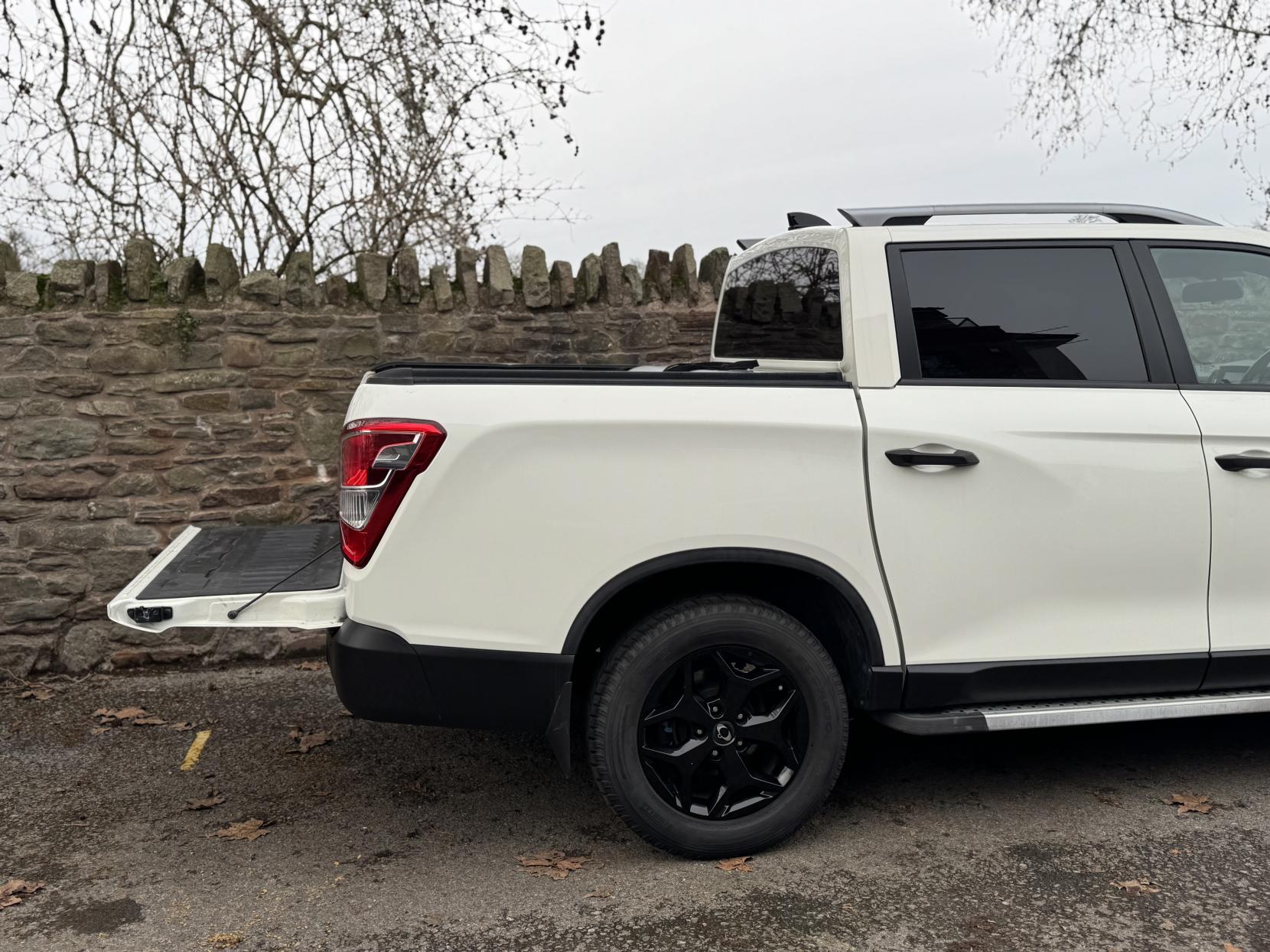 SsangYong Musso 2.2D Saracen Pickup Double Cab 4dr Diesel Auto 4WD Euro 6 (181 ps)