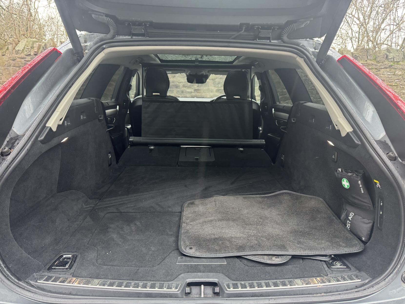 Volvo V90 2.0 D4 Inscription Estate 5dr Diesel Auto Euro 6 (s/s) (190 ps)