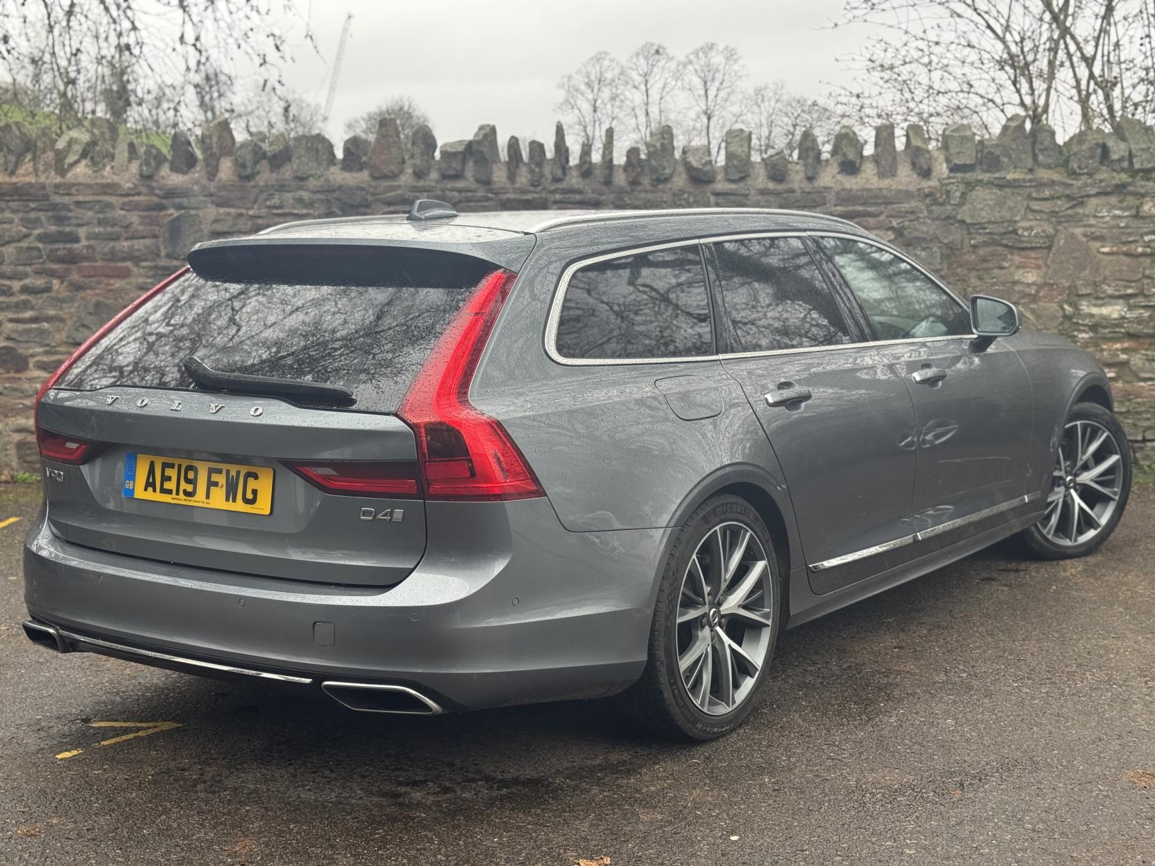 Volvo V90 2.0 D4 Inscription Estate 5dr Diesel Auto Euro 6 (s/s) (190 ps)