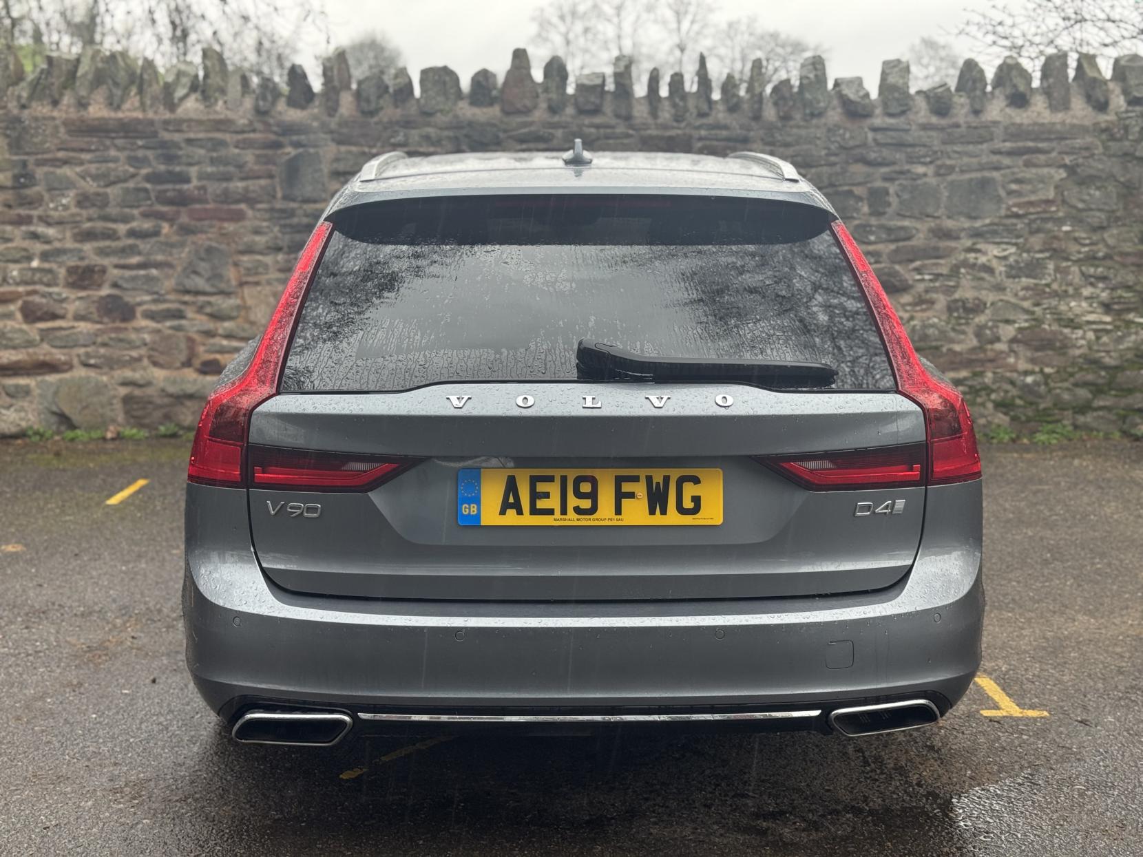 Volvo V90 2.0 D4 Inscription Estate 5dr Diesel Auto Euro 6 (s/s) (190 ps)