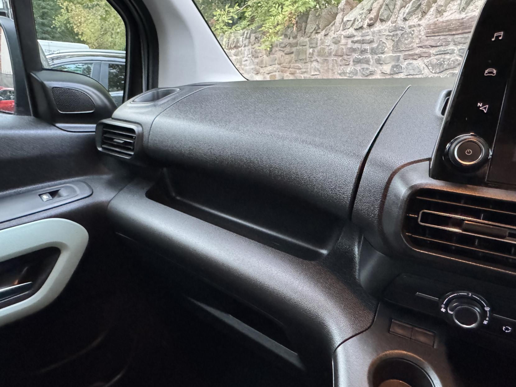 Citroen Berlingo 1.5 BlueHDi Flair M MPV 5dr Diesel Manual Euro 6 (s/s) (100 ps)