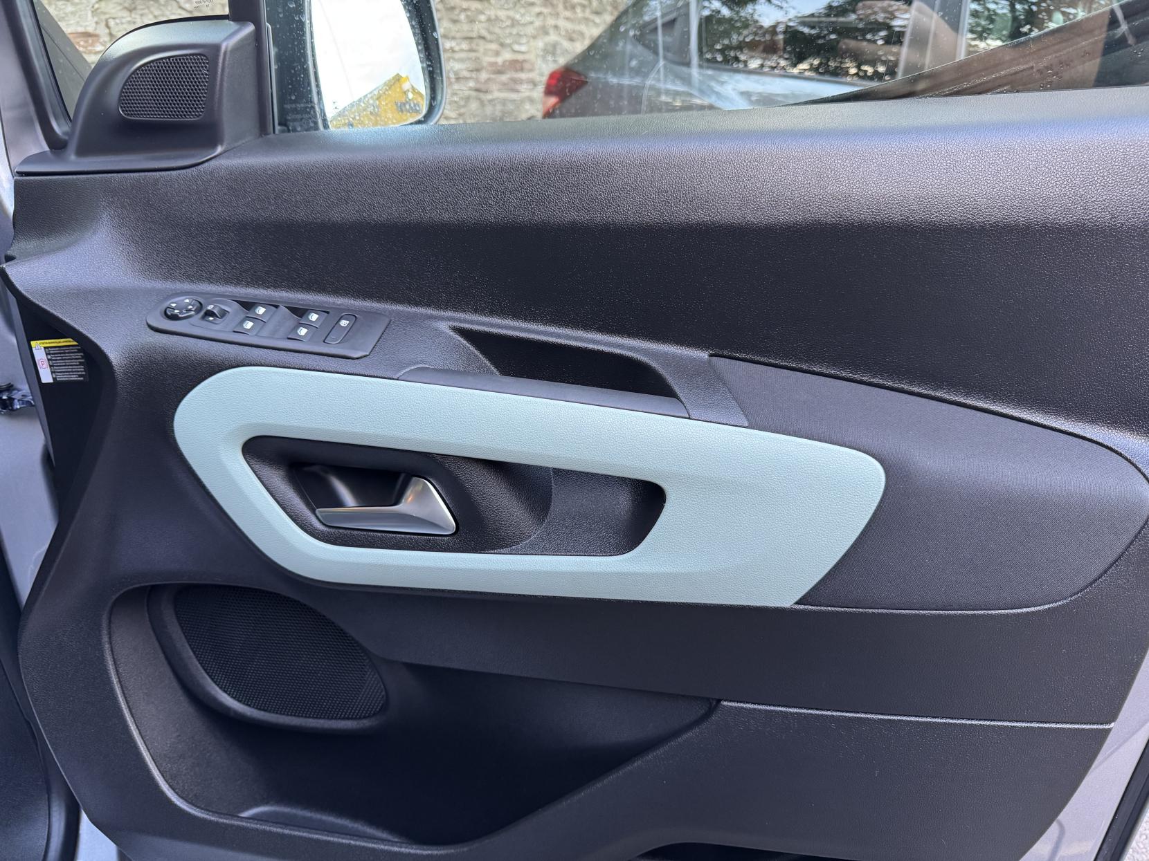 Citroen Berlingo 1.5 BlueHDi Flair M MPV 5dr Diesel Manual Euro 6 (s/s) (100 ps)