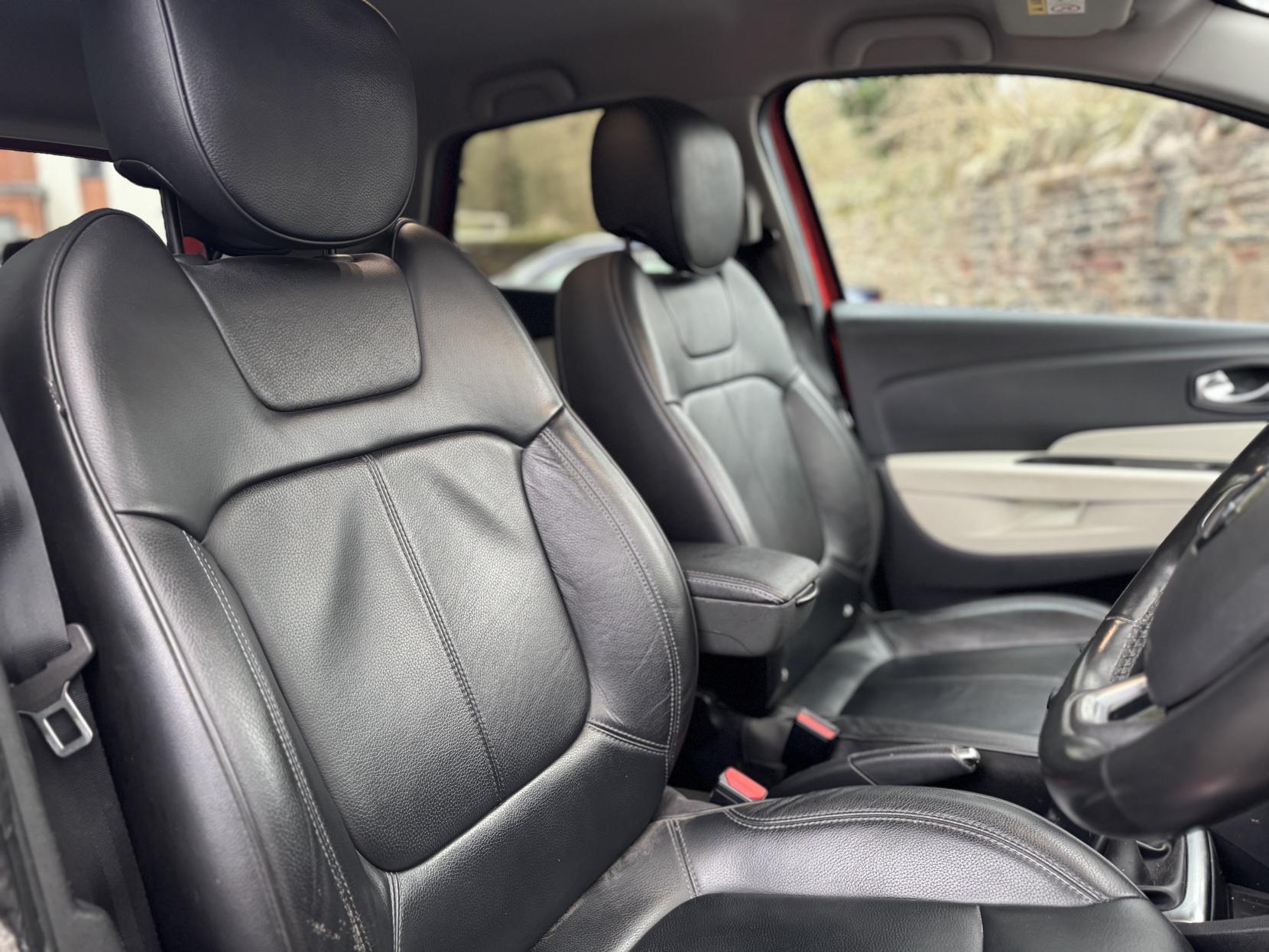 Renault Captur 0.9 TCe ENERGY GT Line SUV 5dr Petrol Manual Euro 6 (s/s) (90 ps)