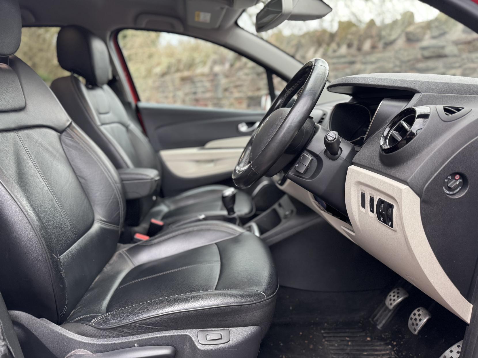 Renault Captur 0.9 TCe ENERGY GT Line SUV 5dr Petrol Manual Euro 6 (s/s) (90 ps)