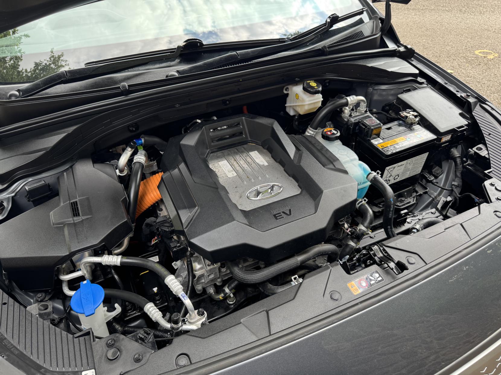 Hyundai IONIQ 38.3kWh Premium Hatchback 5dr Electric Auto (136 ps)