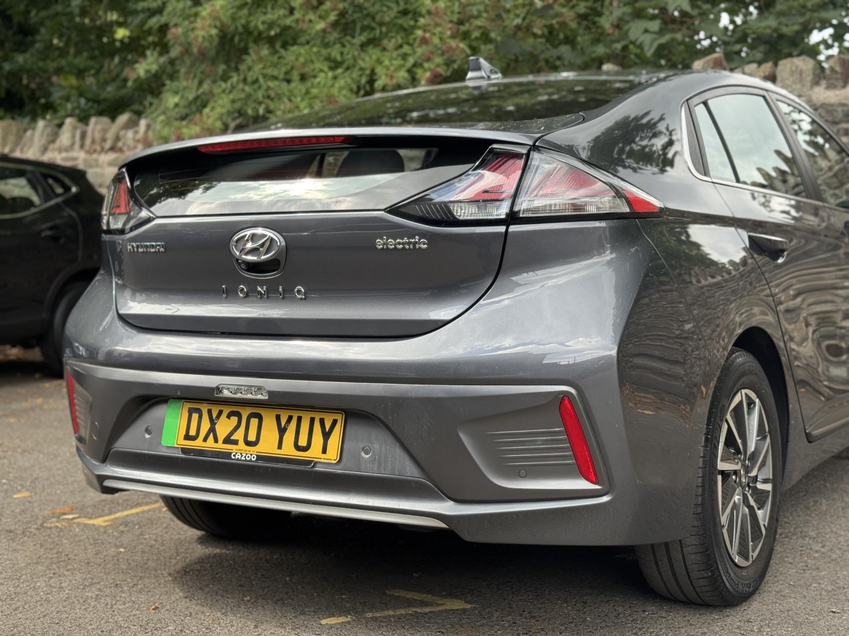 Hyundai IONIQ 38.3kWh Premium Hatchback 5dr Electric Auto (136 ps)