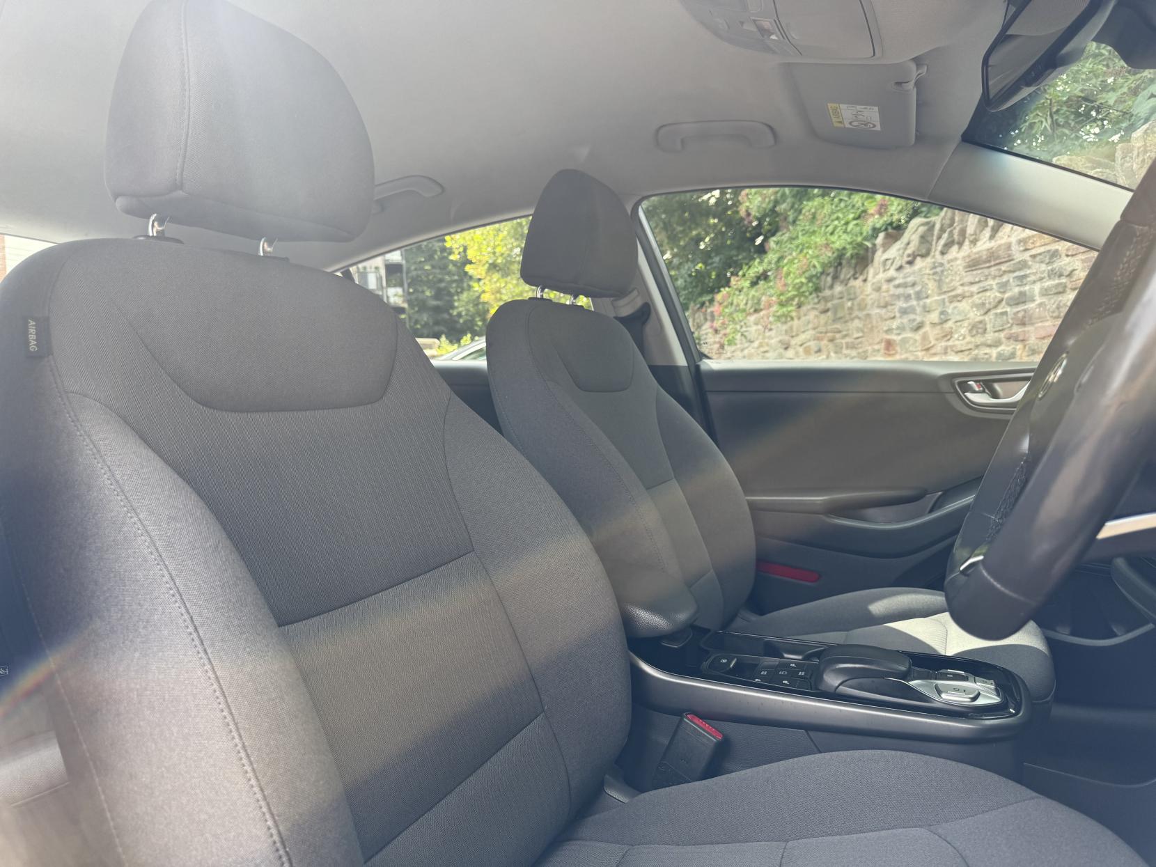 Hyundai IONIQ 38.3kWh Premium Hatchback 5dr Electric Auto (136 ps)