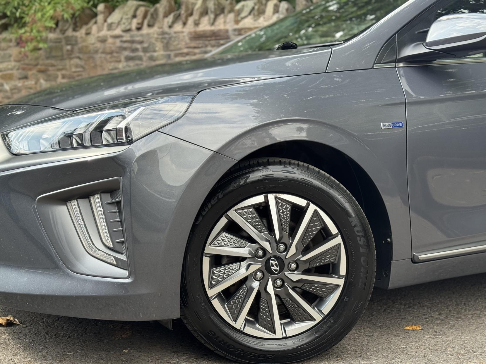 Hyundai IONIQ 38.3kWh Premium Hatchback 5dr Electric Auto (136 ps)