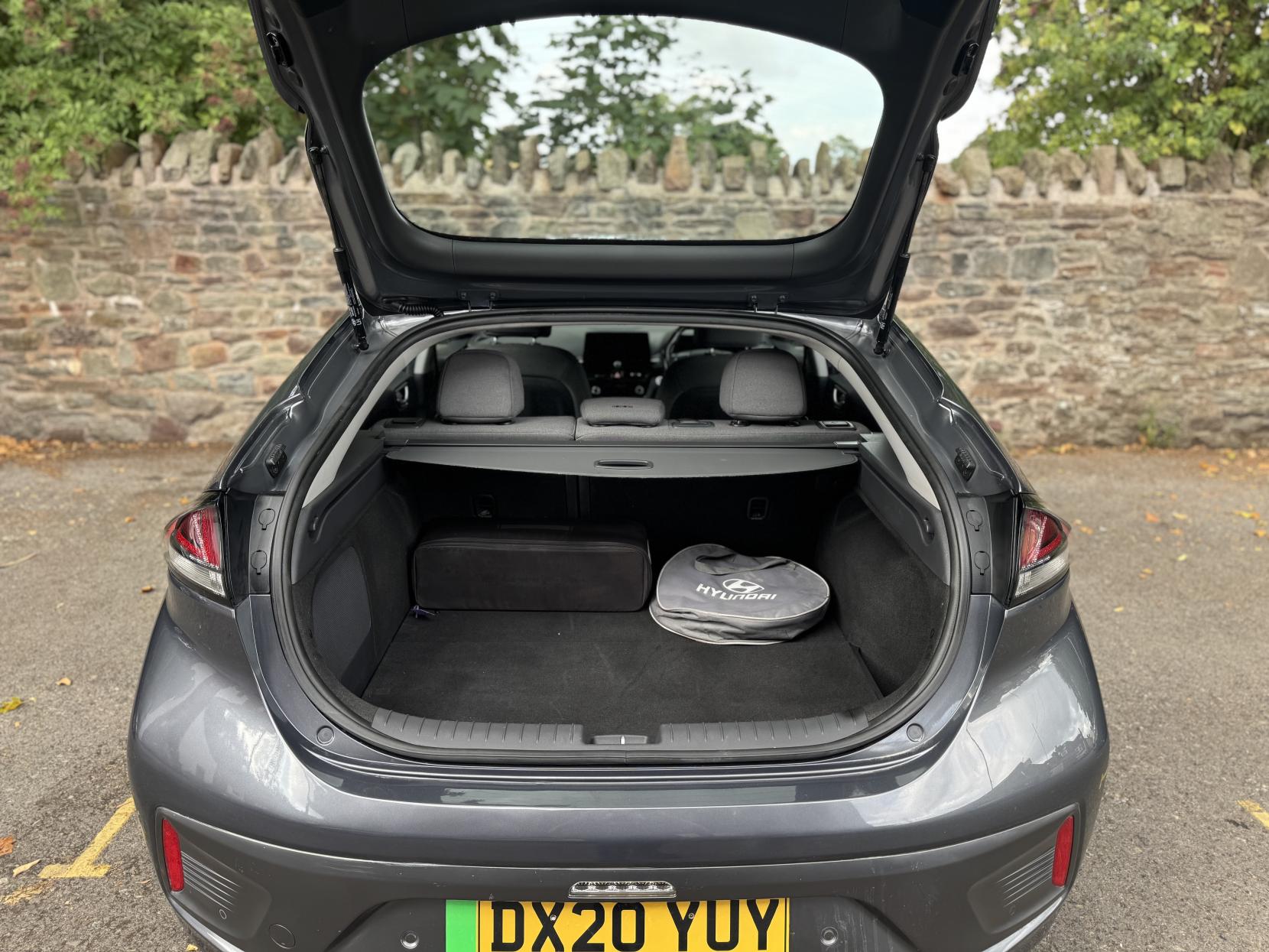 Hyundai IONIQ 38.3kWh Premium Hatchback 5dr Electric Auto (136 ps)