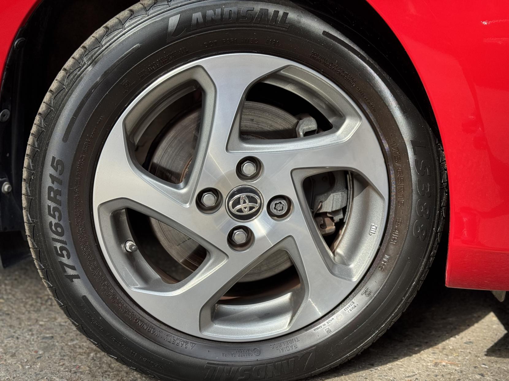 Toyota Yaris 1.5 VVT-h Icon Hatchback 5dr Petrol Hybrid E-CVT Euro 6 (Safety Sense) (101 ps)