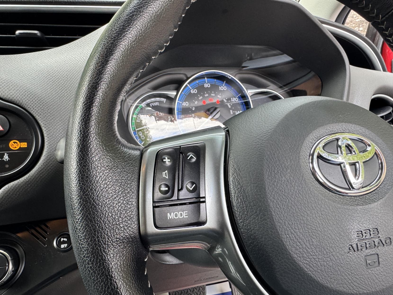 Toyota Yaris 1.5 VVT-h Icon Hatchback 5dr Petrol Hybrid E-CVT Euro 6 (Safety Sense) (101 ps)