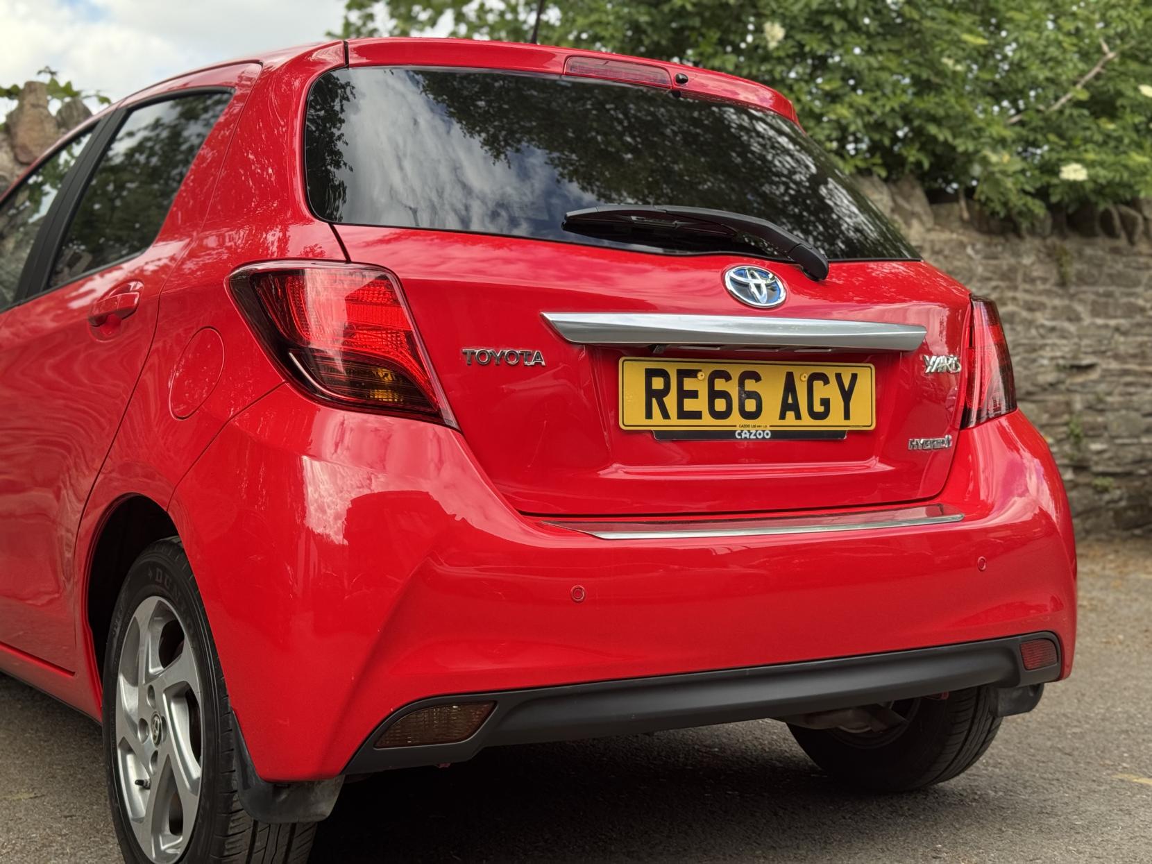 Toyota Yaris 1.5 VVT-h Icon Hatchback 5dr Petrol Hybrid E-CVT Euro 6 (Safety Sense) (101 ps)