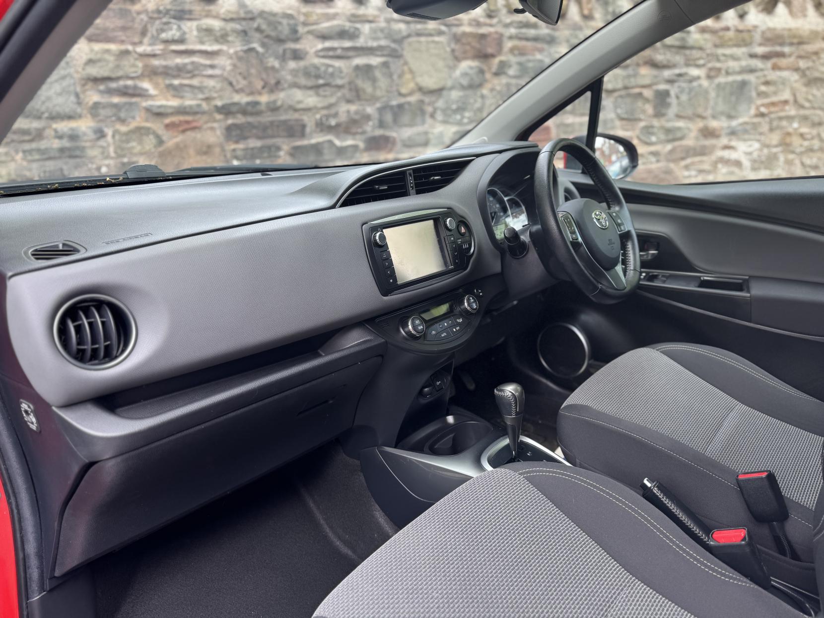 Toyota Yaris 1.5 VVT-h Icon Hatchback 5dr Petrol Hybrid E-CVT Euro 6 (Safety Sense) (101 ps)