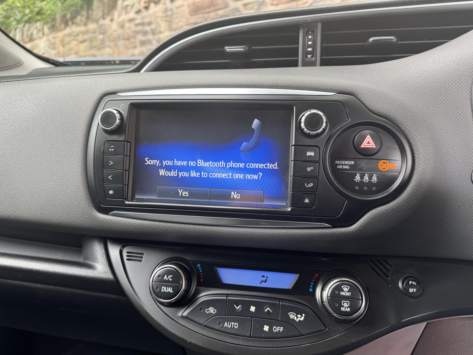 Toyota Yaris 1.5 VVT-h Icon Hatchback 5dr Petrol Hybrid E-CVT Euro 6 (Safety Sense) (101 ps)