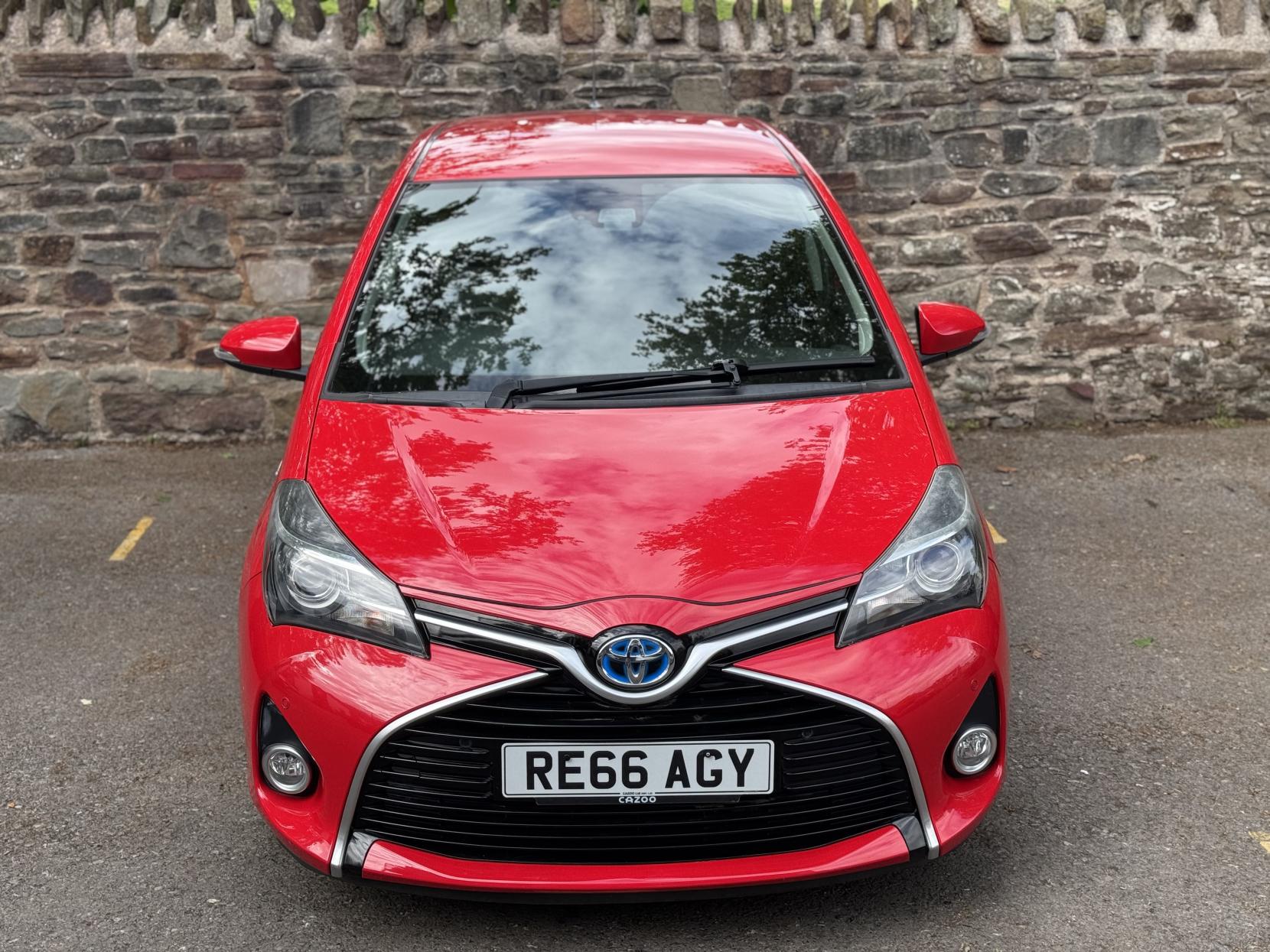 Toyota Yaris 1.5 VVT-h Icon Hatchback 5dr Petrol Hybrid E-CVT Euro 6 (Safety Sense) (101 ps)