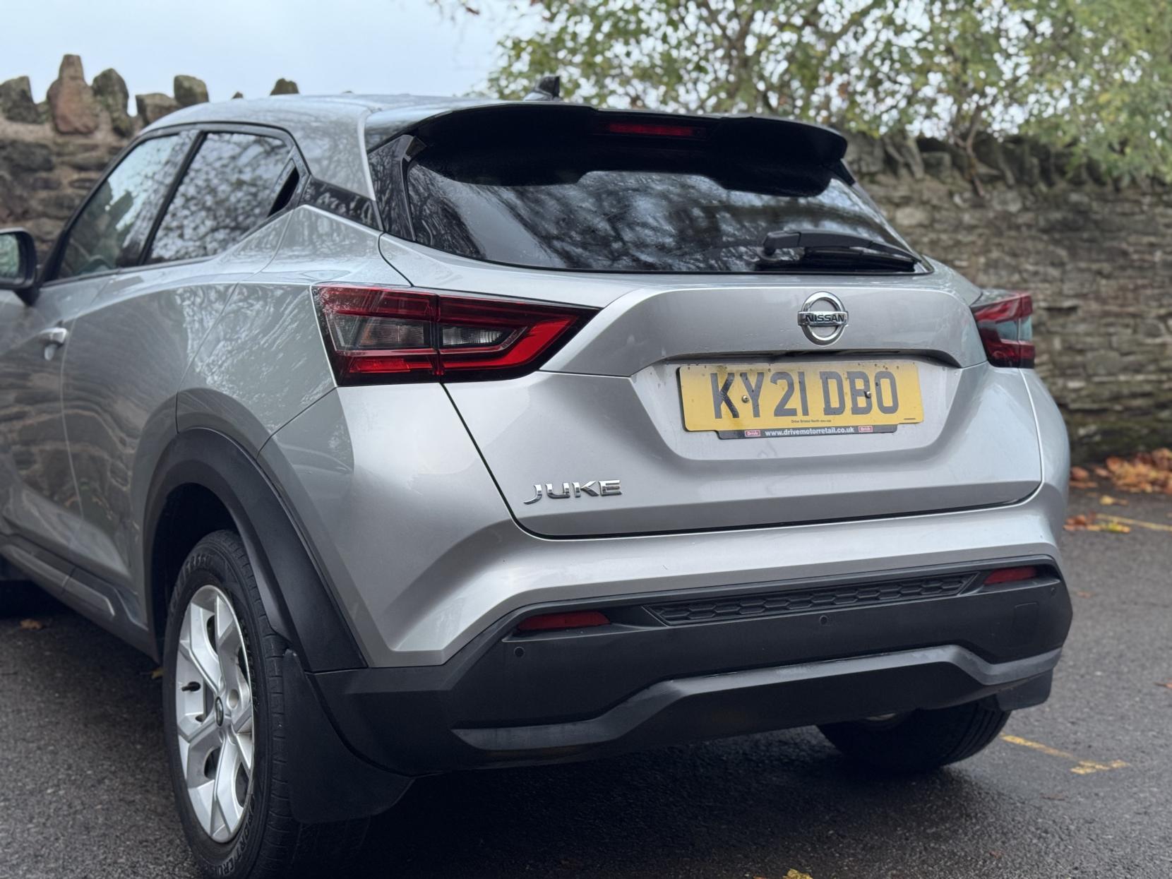 Nissan Juke 1.0 DIG-T N-Connecta SUV 5dr Petrol Manual Euro 6 (s/s) (114 ps)