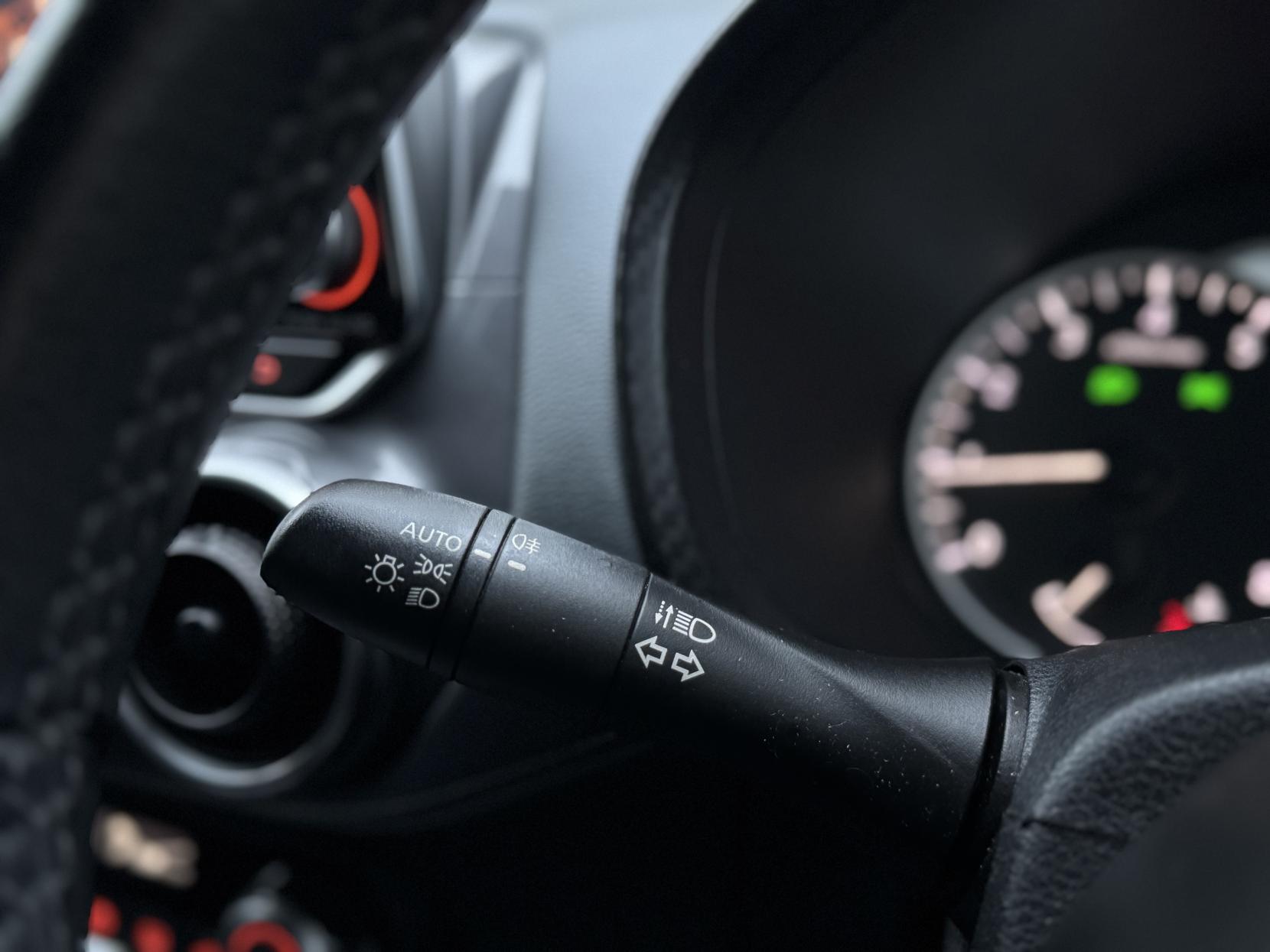 Nissan Juke 1.0 DIG-T N-Connecta SUV 5dr Petrol Manual Euro 6 (s/s) (114 ps)