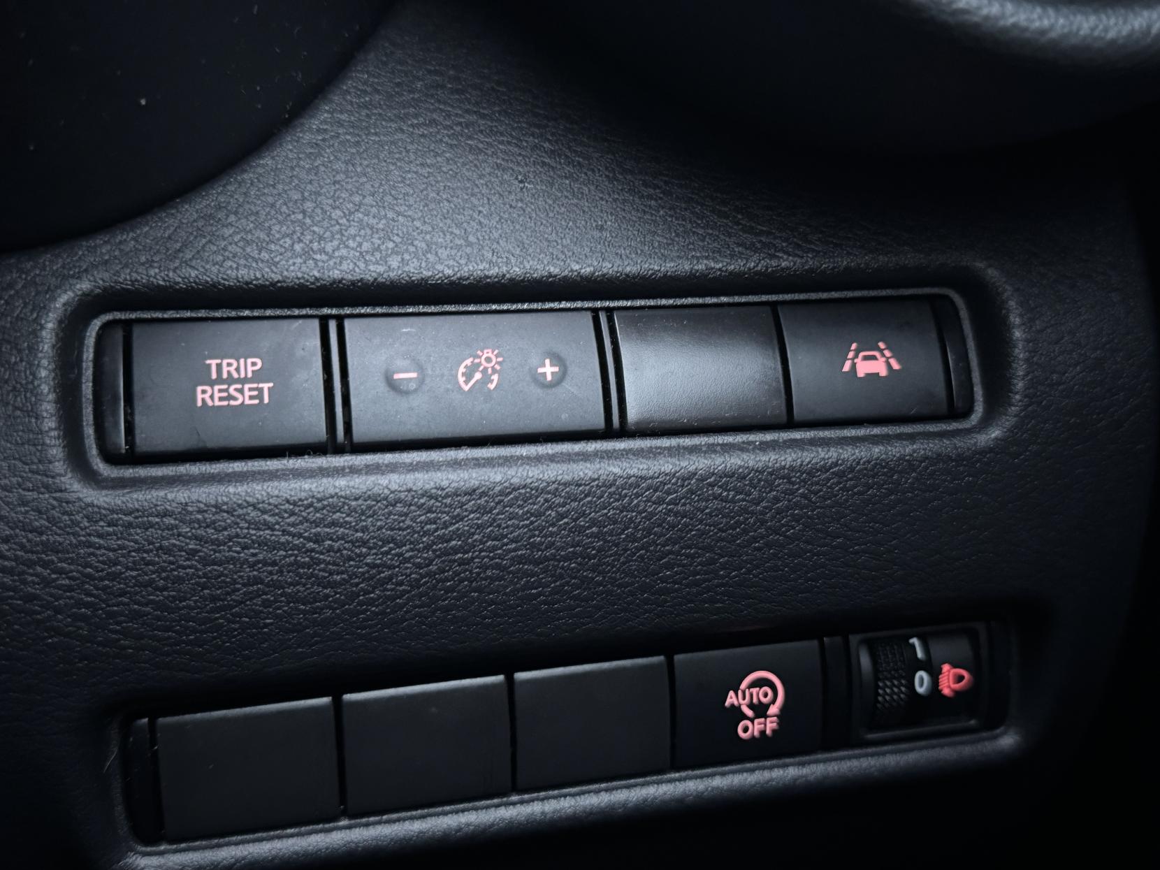 Nissan Juke 1.0 DIG-T N-Connecta SUV 5dr Petrol Manual Euro 6 (s/s) (114 ps)