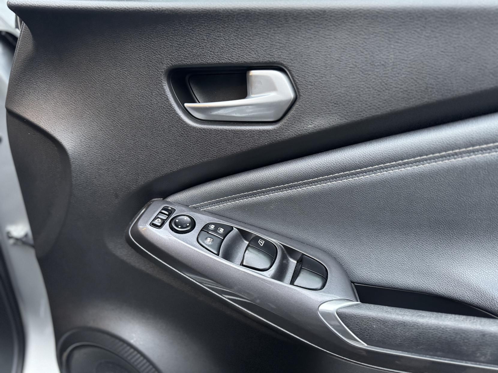 Nissan Juke 1.0 DIG-T N-Connecta SUV 5dr Petrol Manual Euro 6 (s/s) (114 ps)