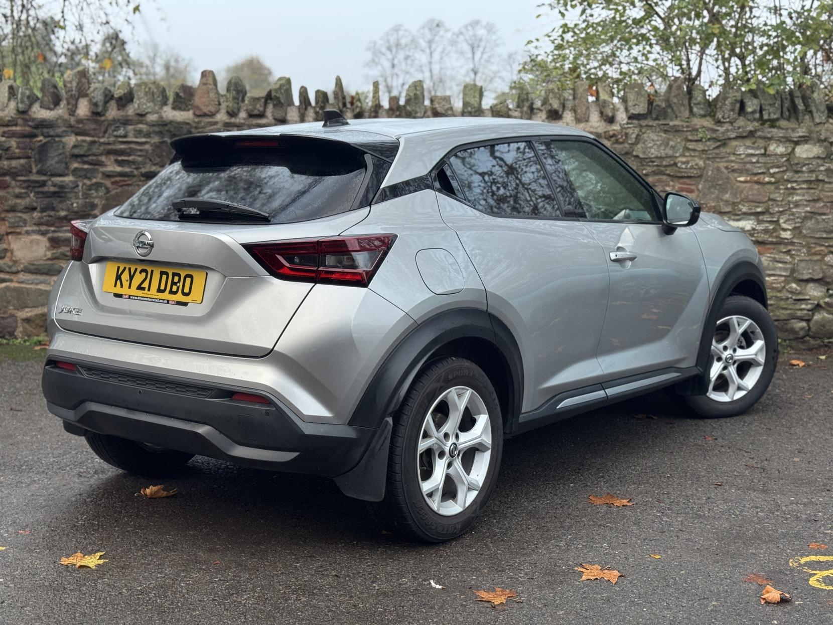 Nissan Juke 1.0 DIG-T N-Connecta SUV 5dr Petrol Manual Euro 6 (s/s) (114 ps)